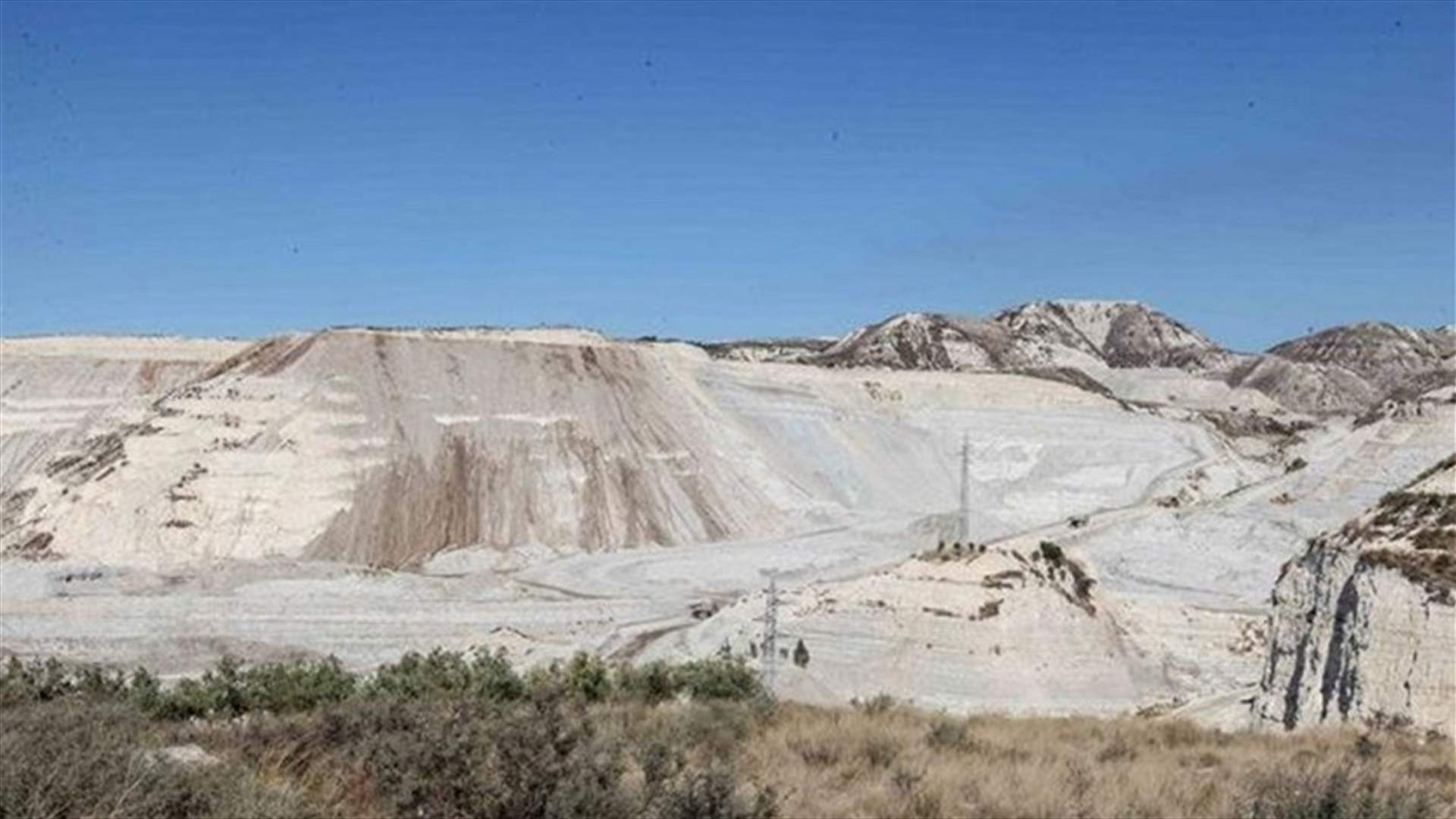 لجنة كفرحزير البيئية: لإقفال مصانع ومقالع اسمنت الموت وترحيلها الى مكان بعيد من الكورة