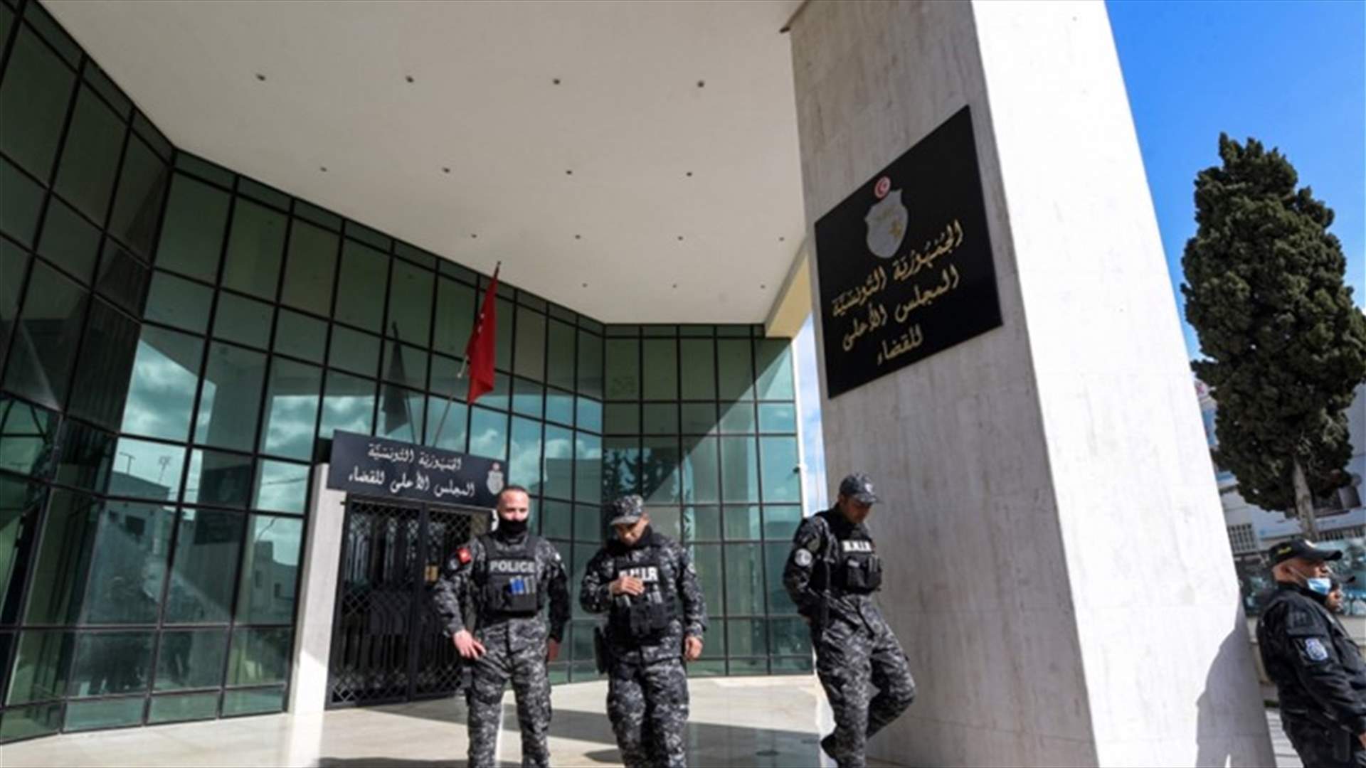 الشرطة التونسية تغلق مقر المجلس الاعلى للقضاء