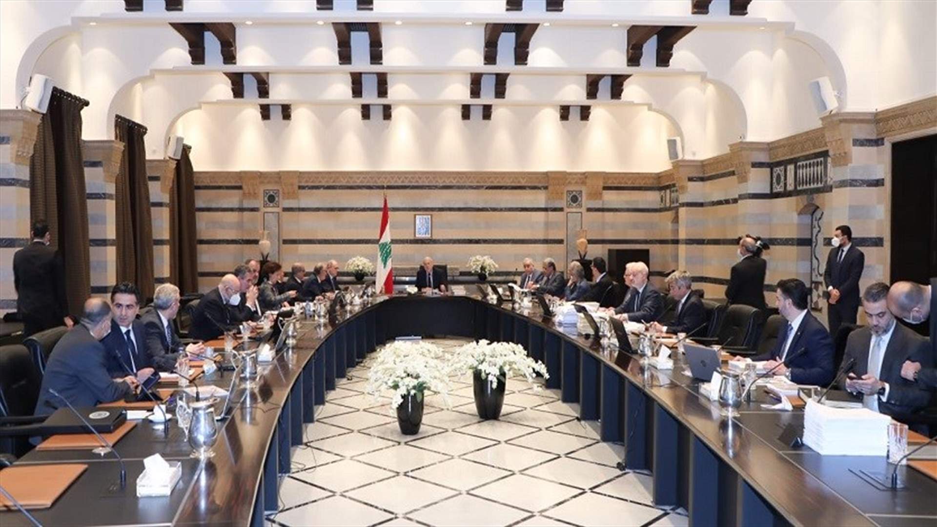 الحكومة ترحّل "سلفة الكهرباء" إلى ما بعد إقرار الموازنة... ووزراء يعارضون إقرارها ما لم تترافق مع خطة واضحة (الشرق الأوسط)