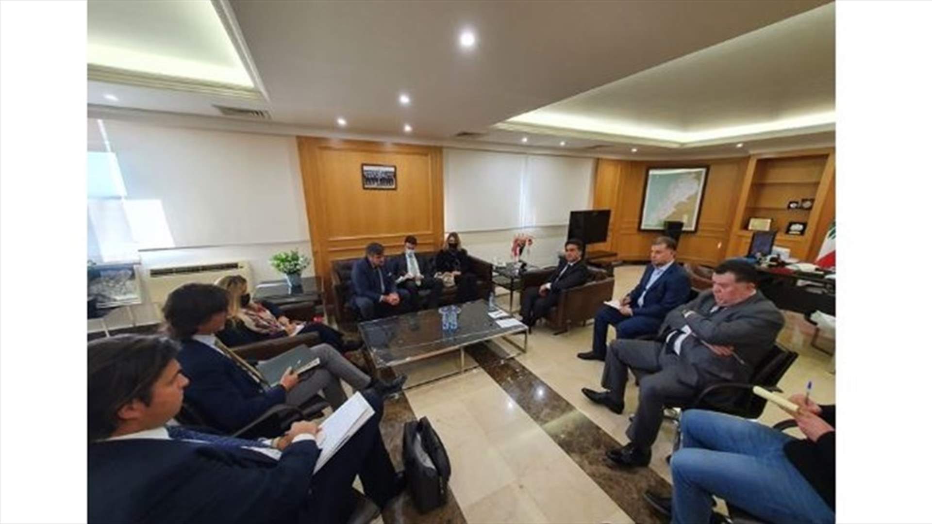 وزير الأشغال بحث مع السفيرة الإيطالية في آفاق التعاون والإستثمار في مشاريع تعنى بها الوزارة