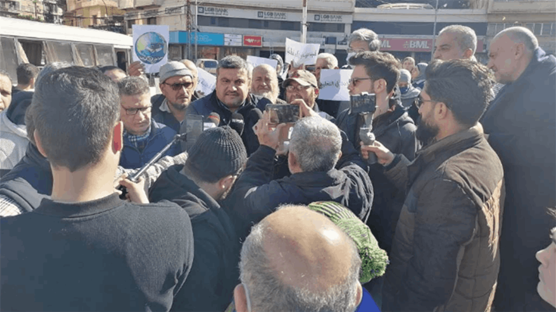 إعتصام لاهالي الطلاب اللبنانيين في الخارج في ساحة النور بطرابلس