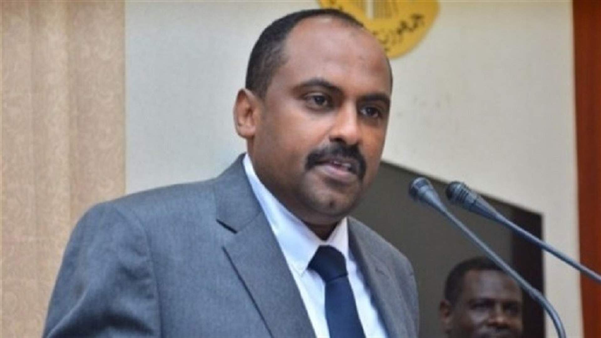 اعتقال محمد الفقي سليمان عضو مجلس السيادة السوداني السابق بالقرب من منزله
