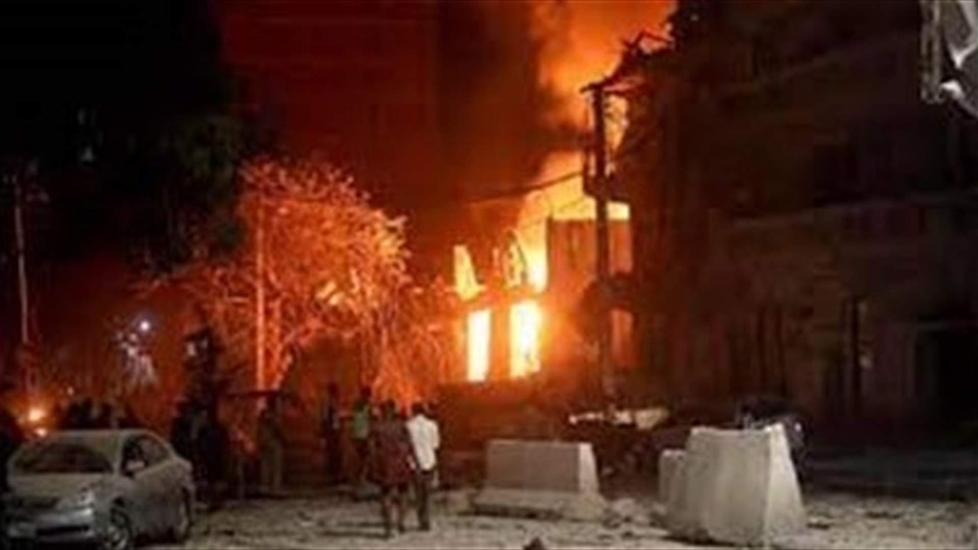 Gunfire, explosions rock Somalian capital in militant attacks