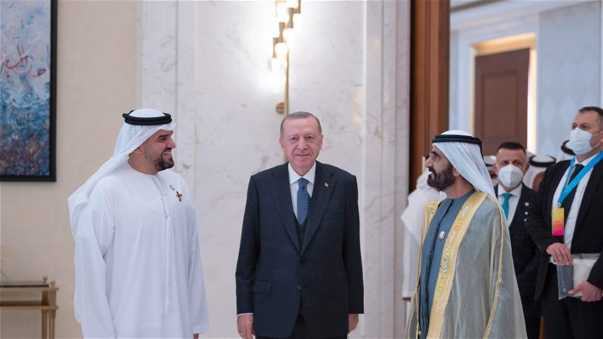 حسين الجسمي يغنّي باللغة التركيّة... إهداء الى أردوغان (فيديو)