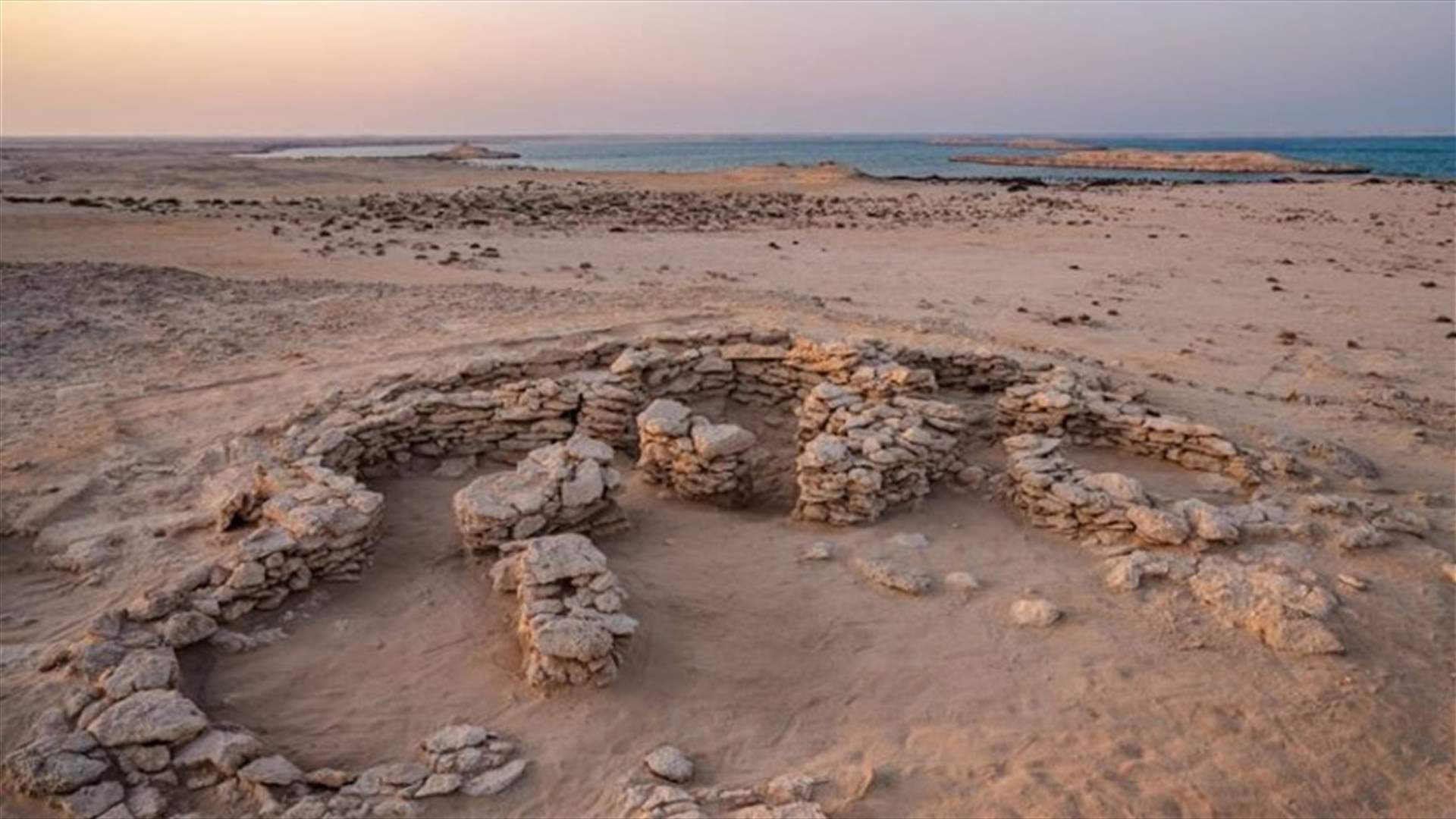 في غزة...بناؤون يكتشفون مقبرة رومانية عمرها 2000 عام (صور)
