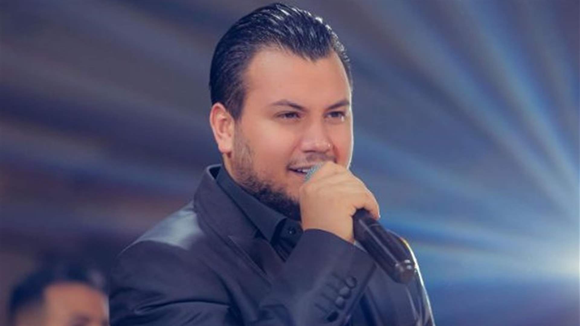 وشم ضخم على ظهر وديع الشيخ... صورة شقيقه الراحل حديث المتابعين
