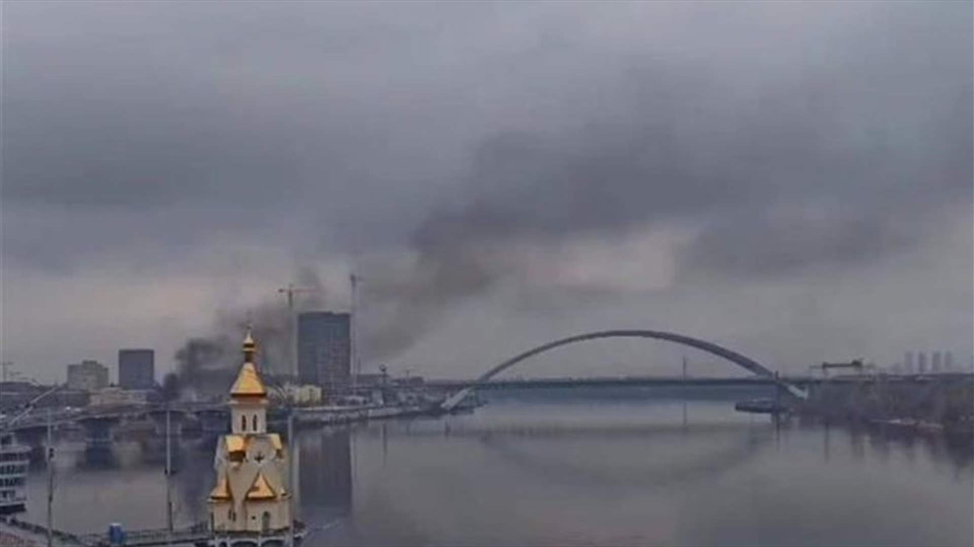 رومانيا تخلي سفارتها في كييف لكن قنصليتيها تواصلان العمل