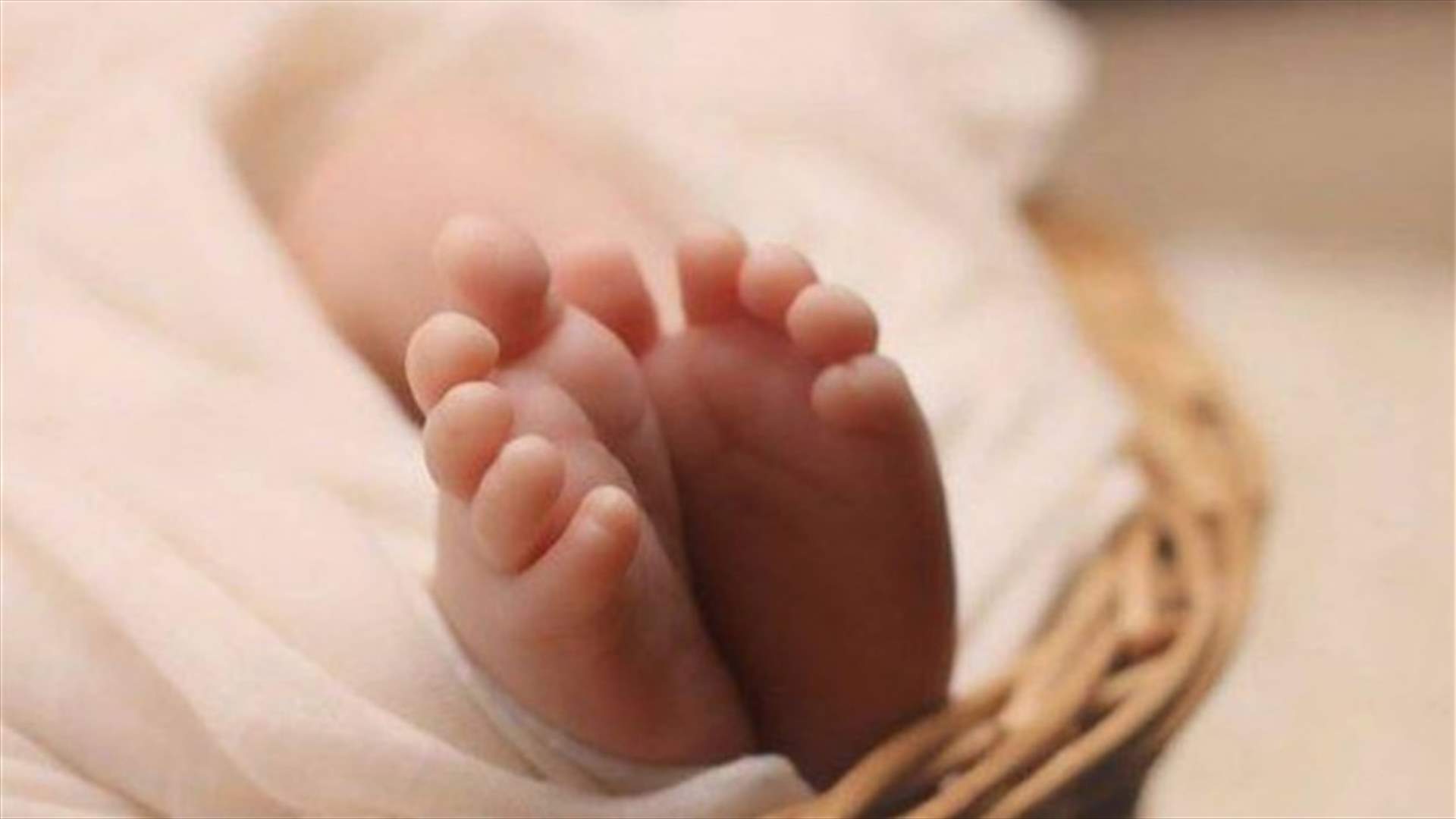 في الأردن... صوت بكاء يقود للعثور على رضيعة داخل بئر!