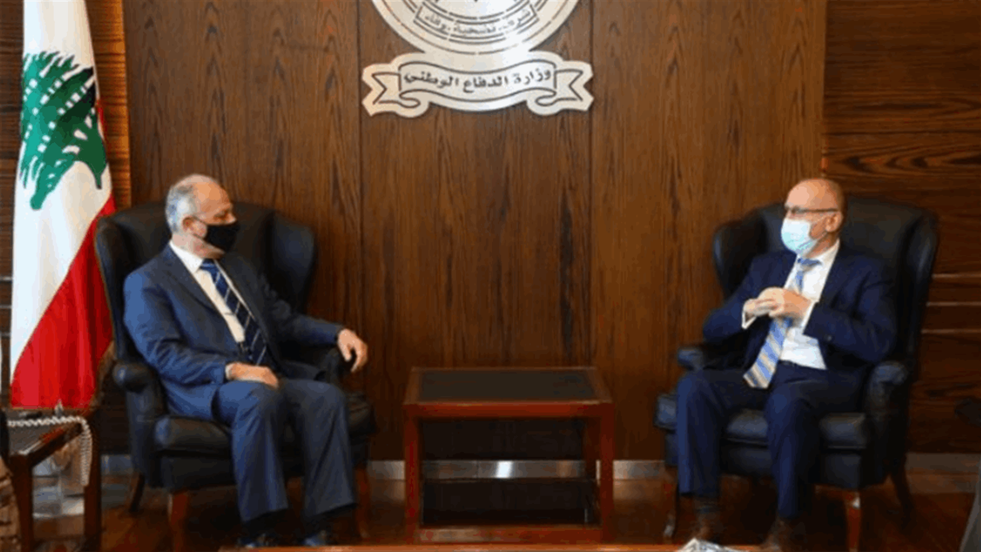 وزير الدفاع عرض مع سفير اوكرانيا تطورات الازمة مع روسيا وامل بالتوصل الى حل سياسي قريب