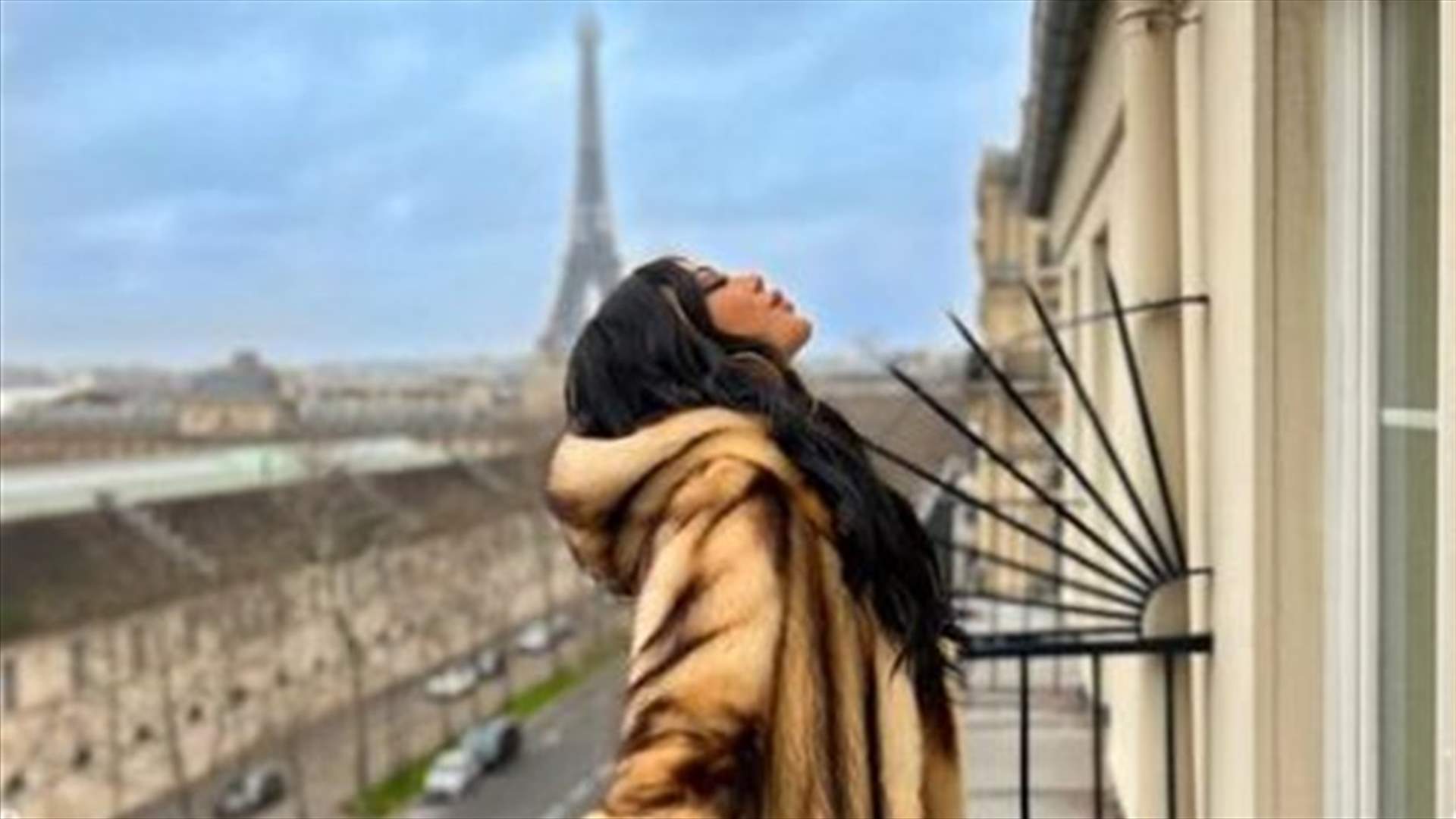 قبل أيامٍ من عيدها.. هيفاء وهبي ترحّب بشهر آذار بإطلالات مذهلة من باريس