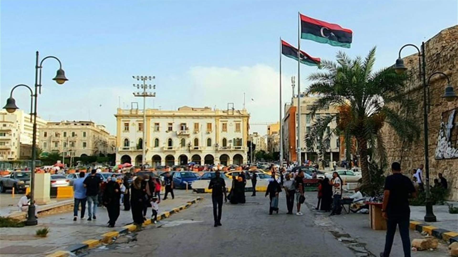 التوتر يخيم على طرابلس وسط أزمة بين حكومتين متنافستين في ليبيا