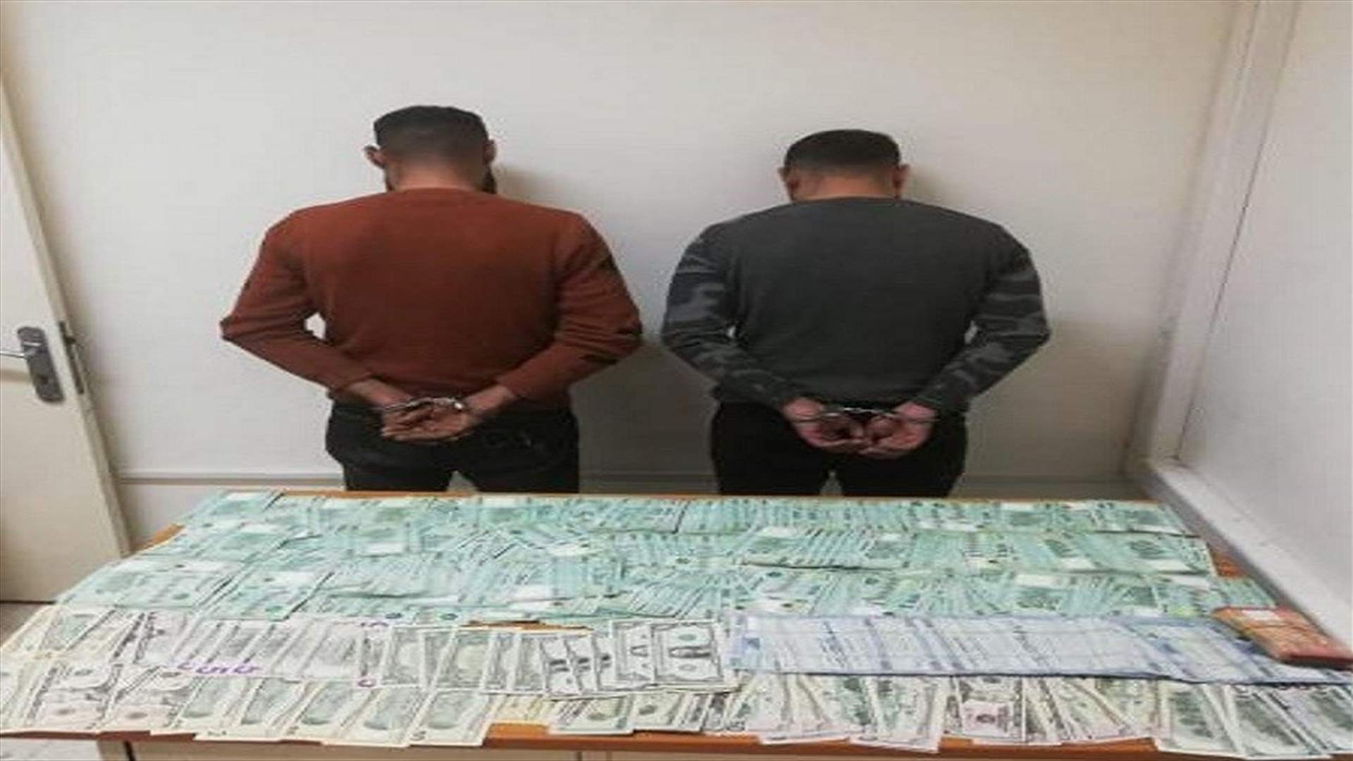 دخلوا إلى الشركة بواسطة الكسر والخلع وسرقوا منها مبلغًا ماليًّا... وشعبة المعلومات تُلقي القبض على اثنين