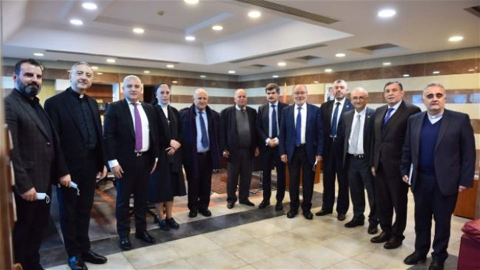 الحلبي إجتمع مع وفد من رابطة جامعات لبنان... وبحث في موضوع التعاون بين الوزارة والجامعات