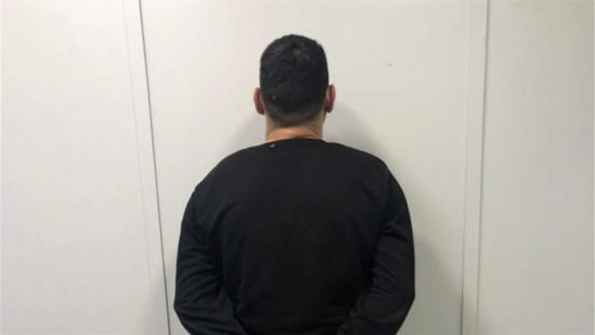 نفّذ أكثر من 6 عمليات سلب في مدينة بيروت وضواحيها منتحلا صفة أمنية... فوقع في قبضة شعبة المعلومات