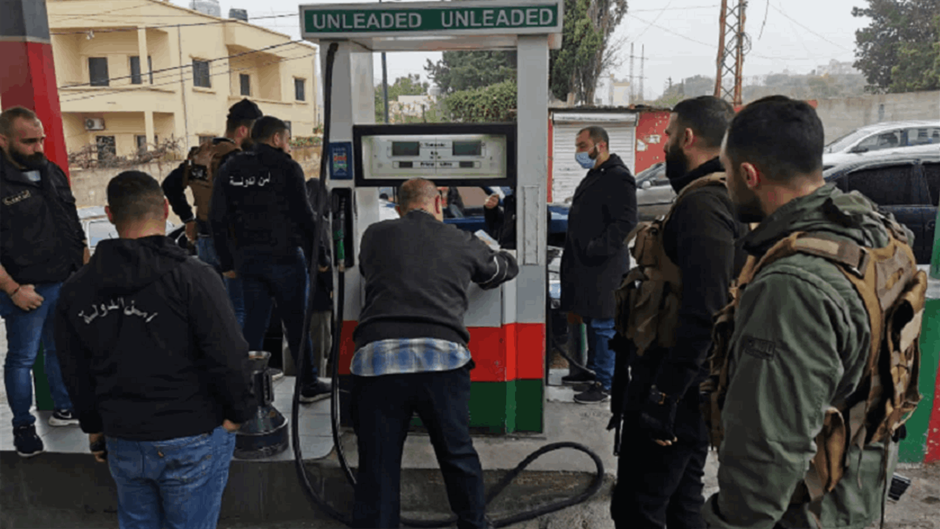 State Security patrols tour filling stations, supermarkets in Sidon