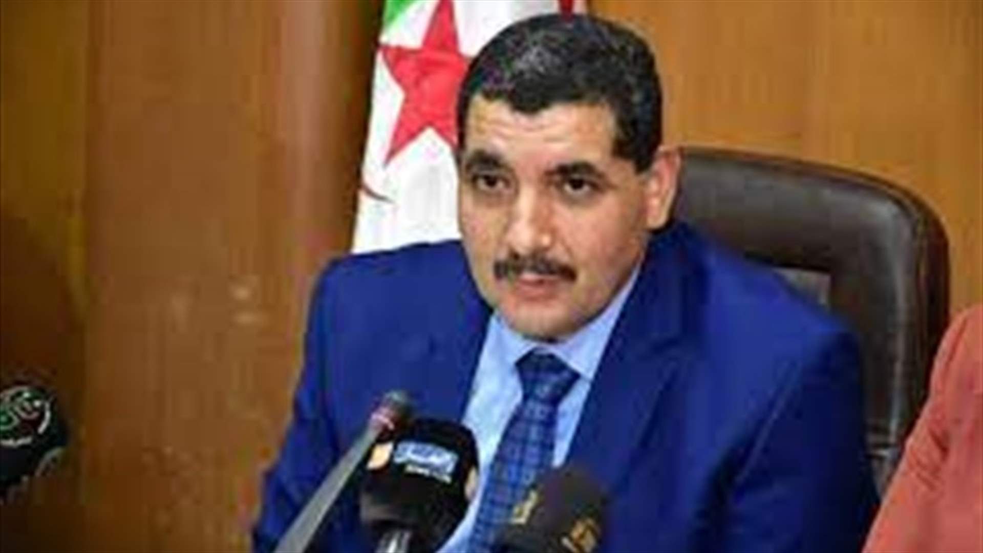 إقالة وزير النقل في الجزائر بسبب &quot;خطأ فادح&quot;