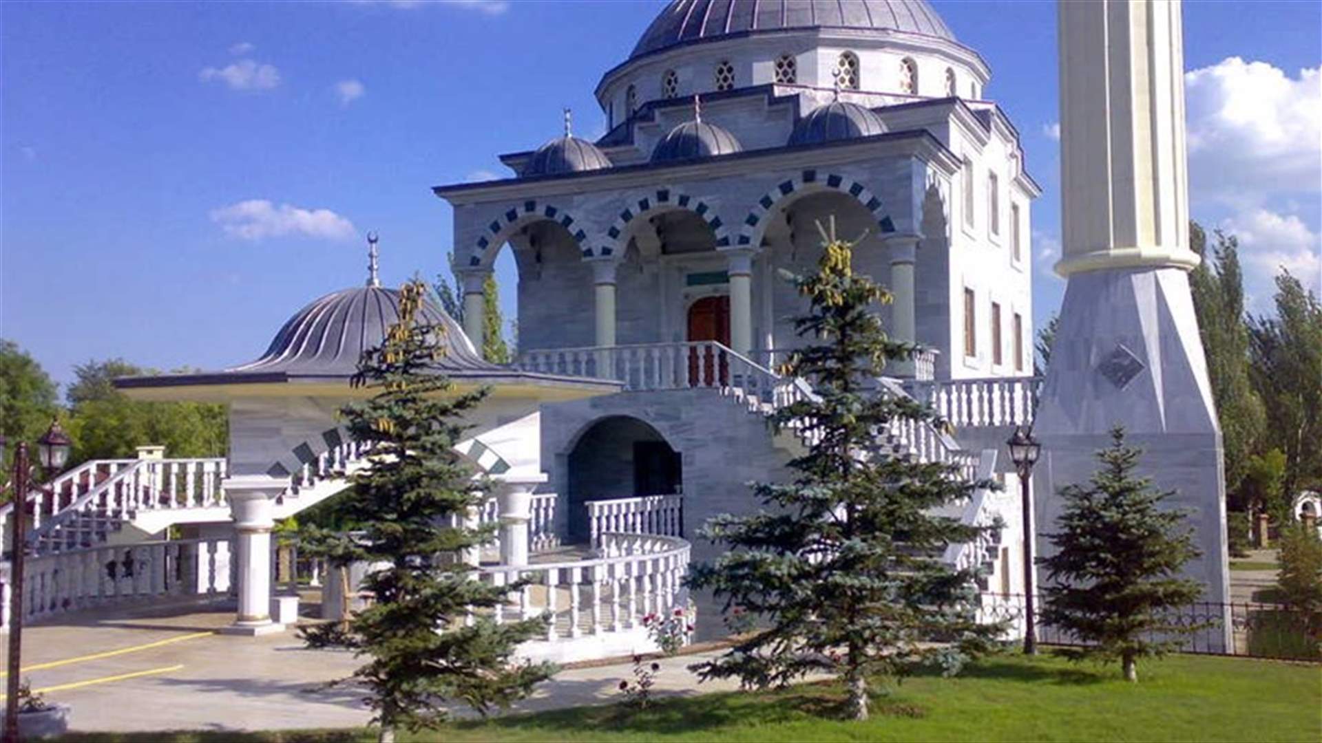 أوكرانيا‭:‬ القوات الروسية قصفت مسجدًا في ماريوبول‭ ‬يحتمي به بالغون وأطفال من بينهم أتراك