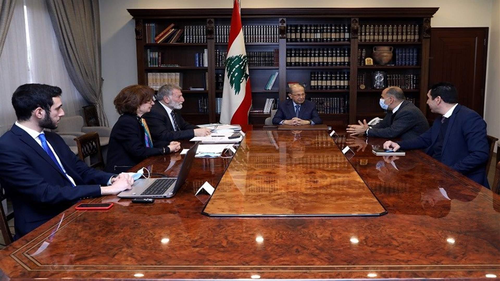 الرئيس عون وقع قانون المنافسة واطلع على الخطة الاسكانية الجديدة وترأس اجتماعا لخلية تنسيق إنشاء "اكاديمية الانسان للتلاقي والحوار"