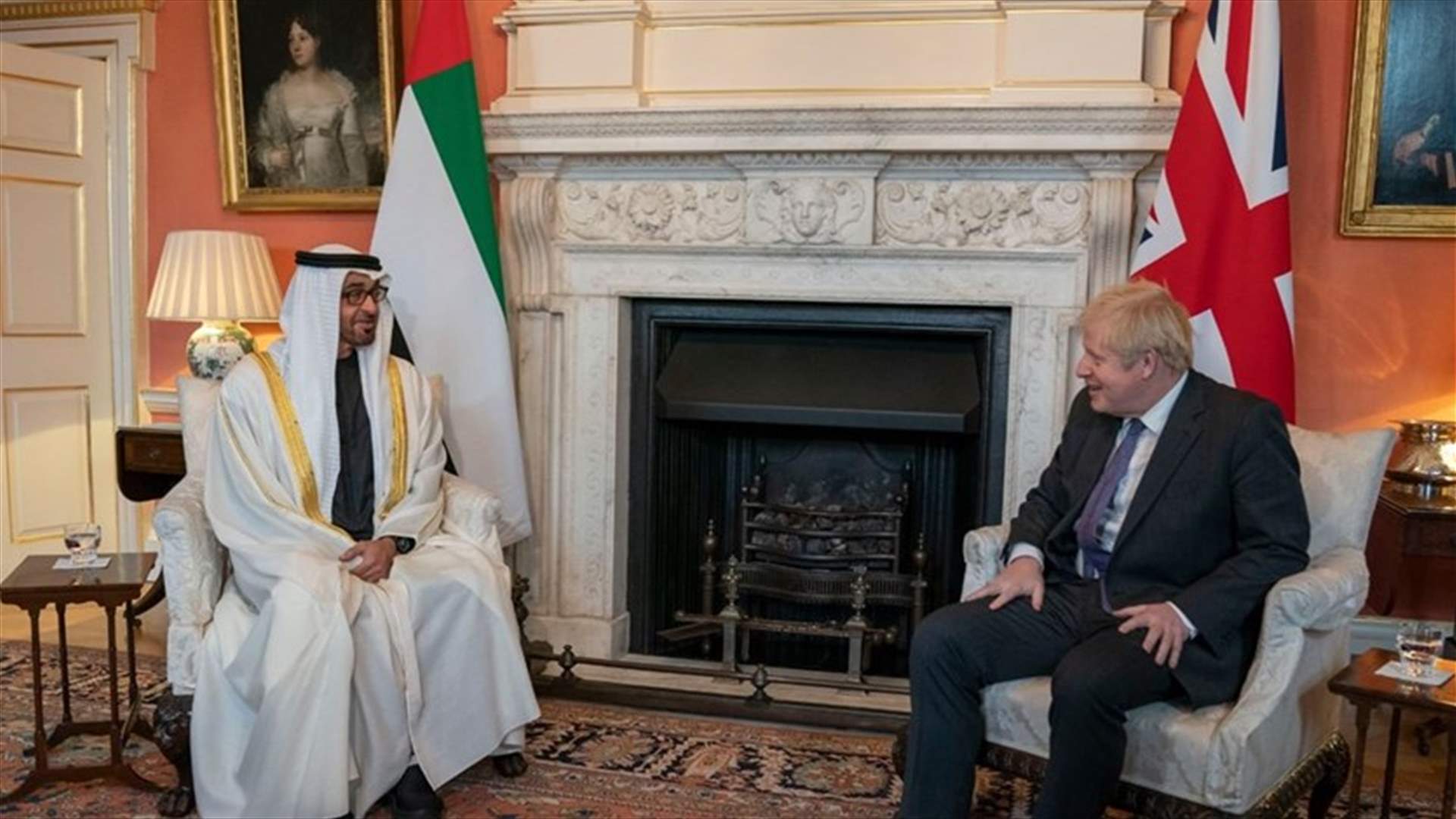جونسون وولي عهد أبوظبي بحثا فرص زيادة التعاون بين بريطانيا والإمارات