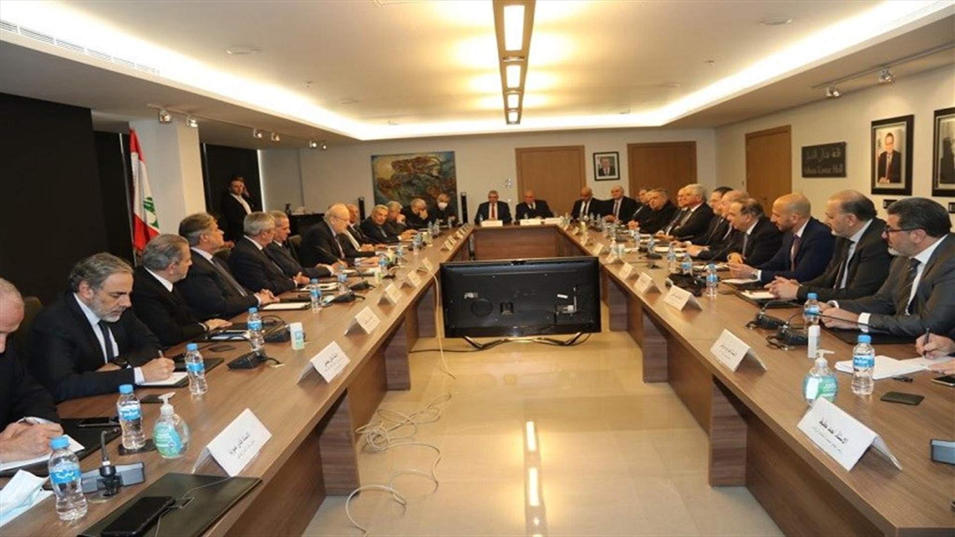 ميقاتي عقد لقاء حواريا مع الهيئات الاقتصادية ودعا جميع اللبنانيين الى التعاون لتمرير المرحلة الصعبة