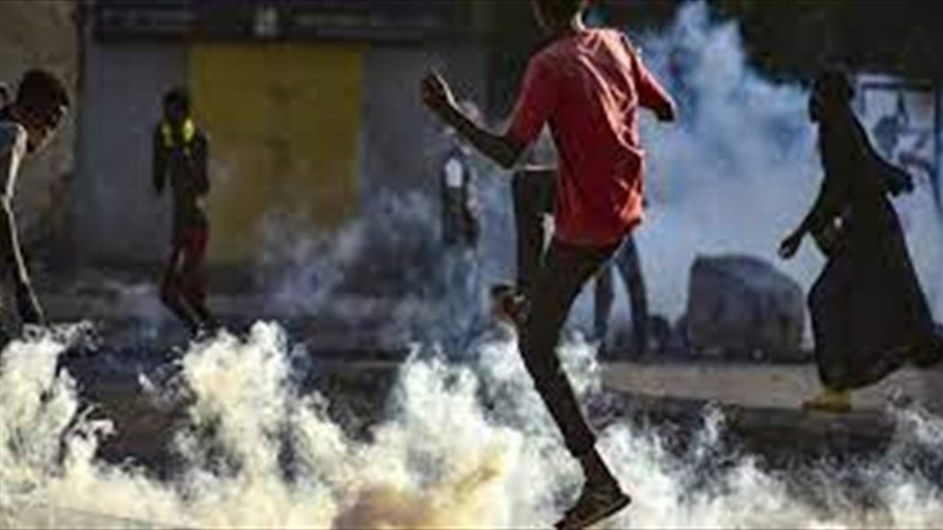 أطباء: مقتل فتى برصاص الأمن السوداني خلال تفريق تظاهرة مناهضة للانقلاب