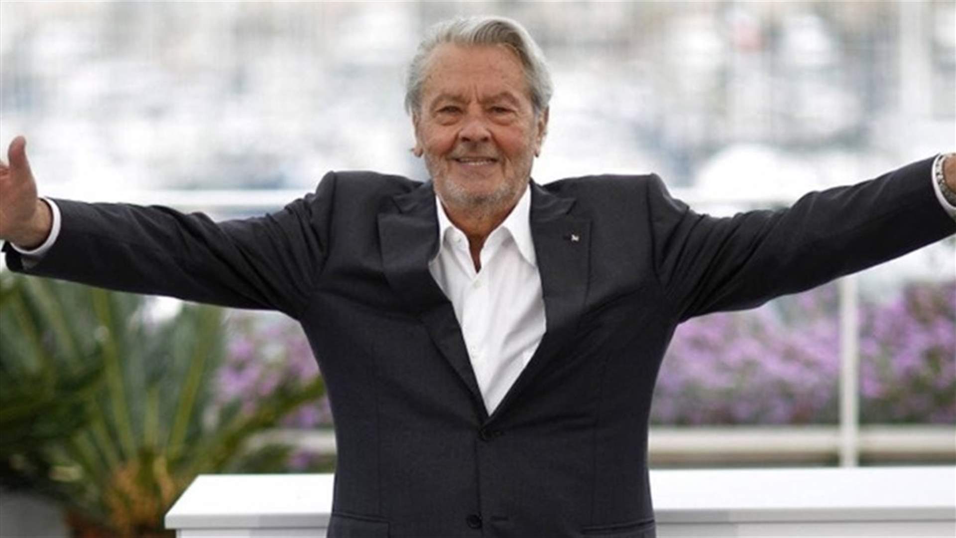 ساحر النساء الممثل ألان ديلون يطلب قتله بطريقة الموت الرحيم