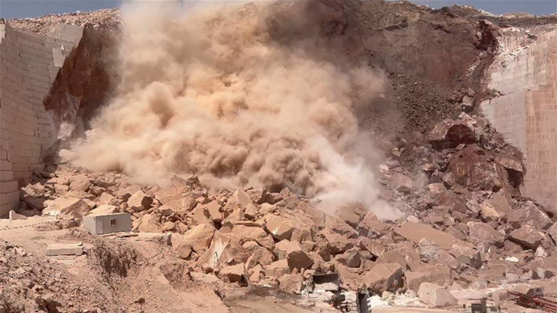 مقتل ستة عمال وإصابة أربعة اثر انهيار صخري في سلطنة عمان