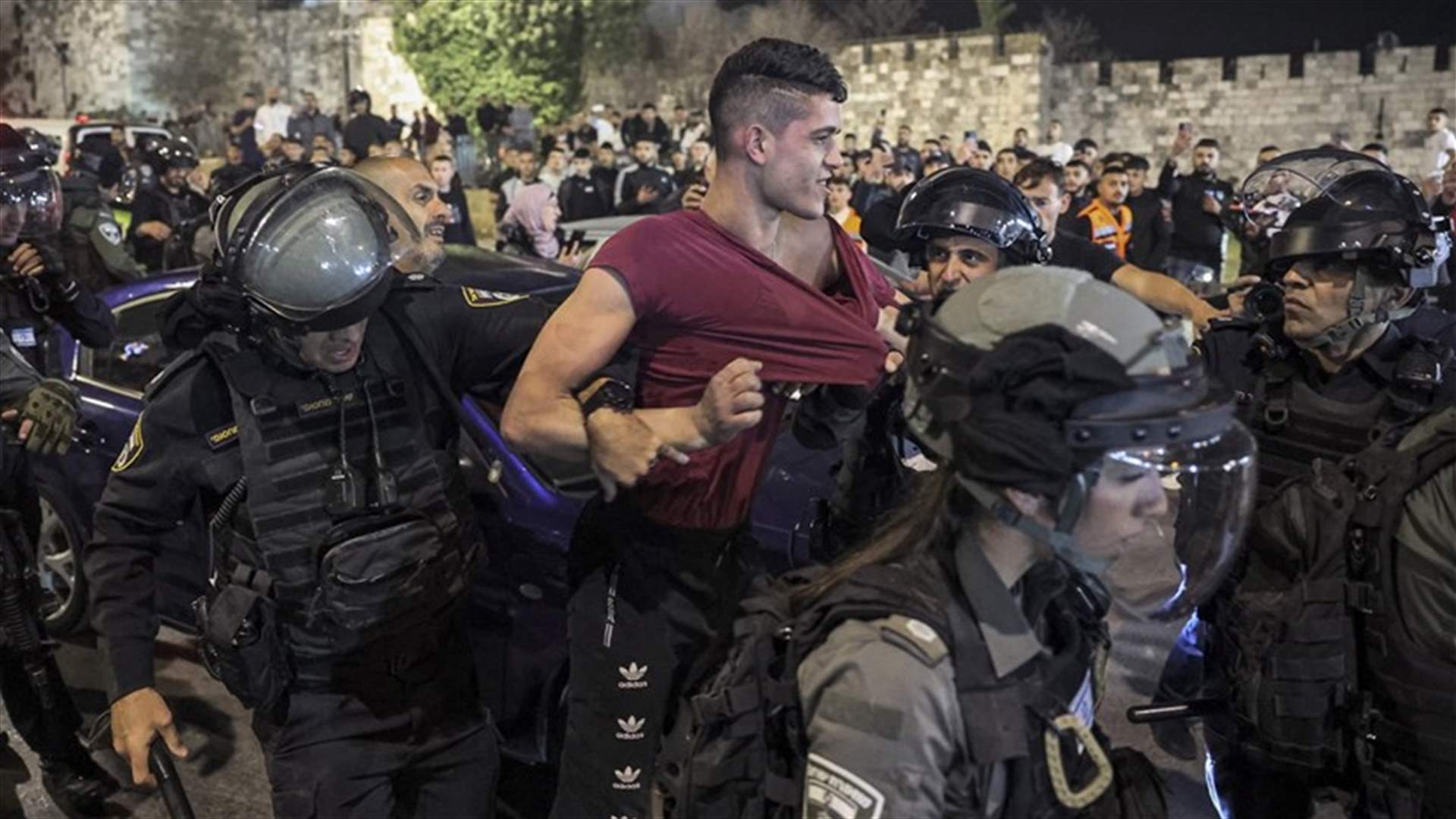 إشتباكات بين فلسطينيين والشرطة الإسرائيلية في القدس
