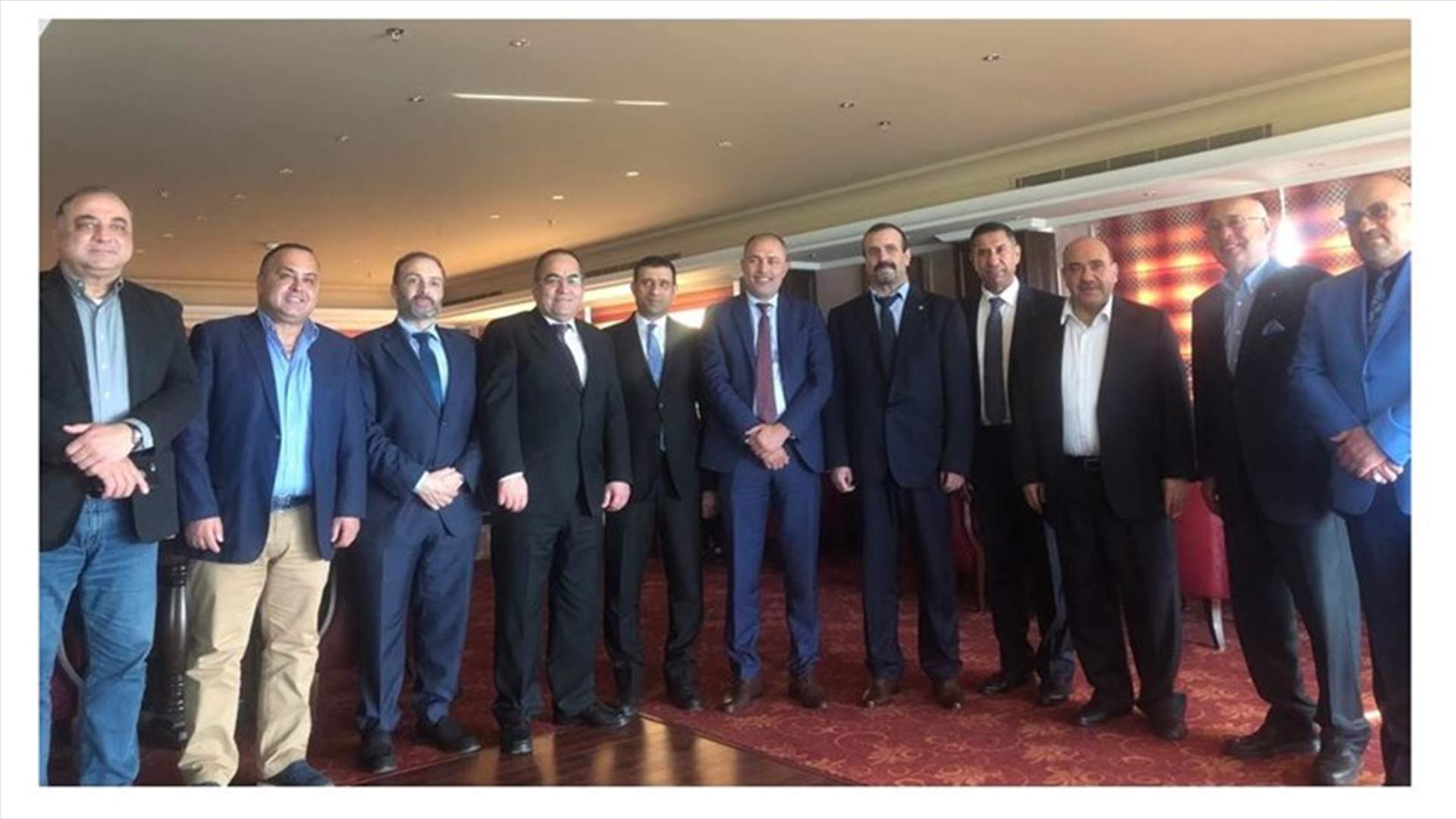 صالح والعبدالله يكرمان مجموعة من السفراء العرب