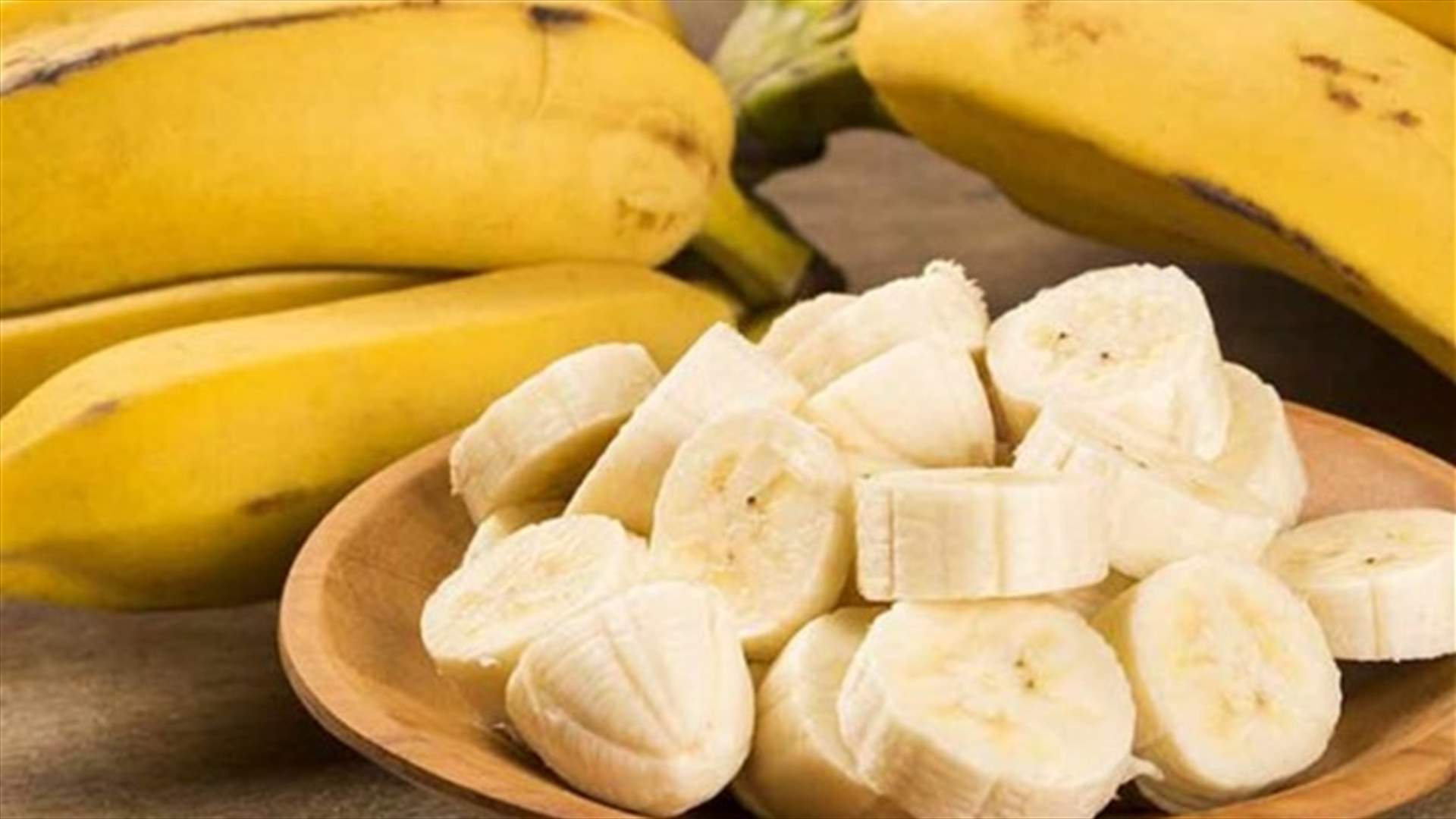 فوائدها عديدة... إليكن وصفات أقنعة الموز للوجه!