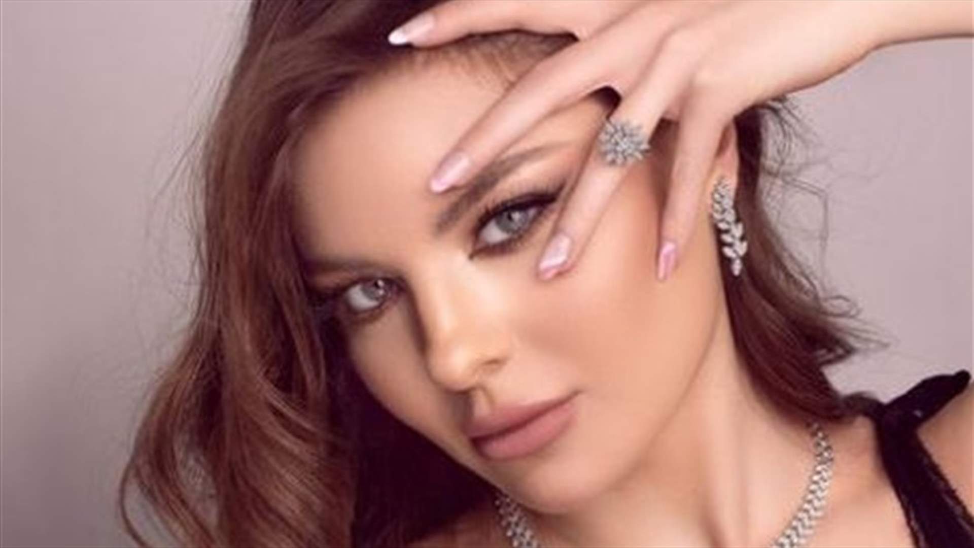 مايا رعيدي تطلّ من إنكلترا: "قابلوني عند نهر التايمز" (صور)