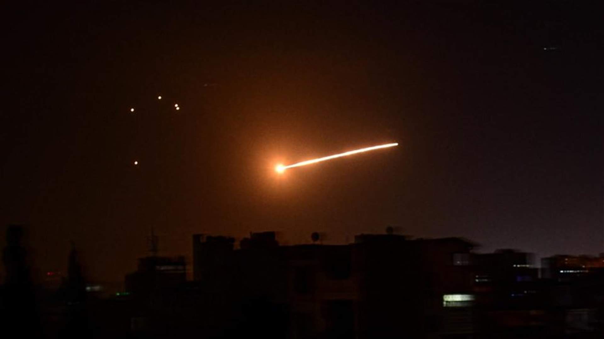 غارة استهدفت مواقع للنظام في المنطقة الوسطى في سوريا
