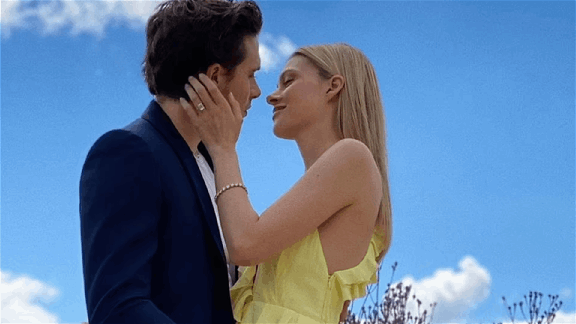 في حفلٍ ضخم... نجل ديفيد بيكهام يتزوج من خطيبته نيكولا بيلتز (صور)