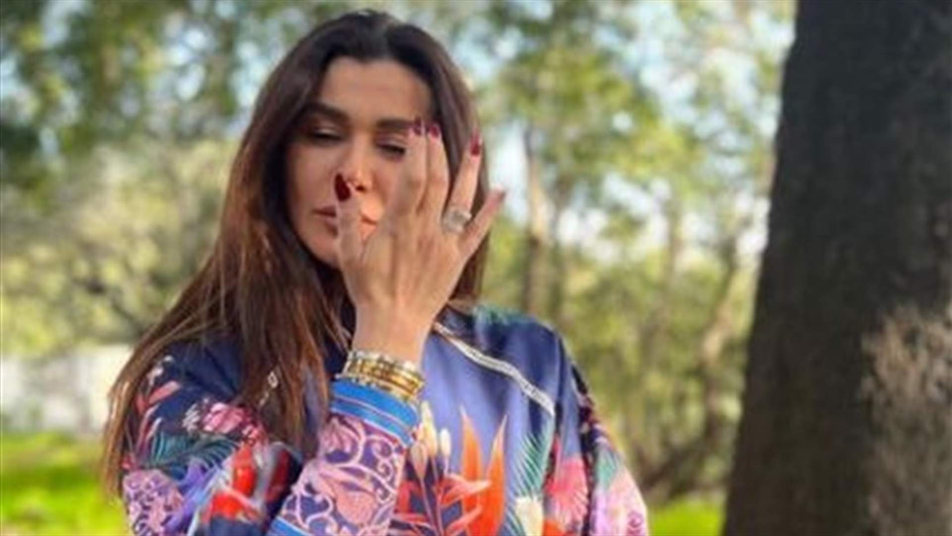 نادين الراسي تلتقي صدفةً بوزير الطاقة في سد المسيلحة... وصورة جمعتها "بمعاليه"