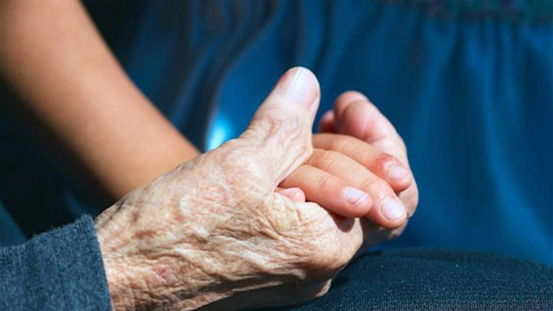 باحثون ينجحون بتجديد خلايا جلد امرأة عمرها 53 عاماً... أصبحت أصغر بـ 30 سنة!
