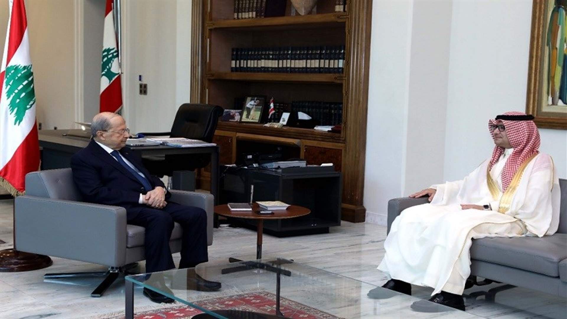 بخاري أكد من قصر بعبدا حرص السعودية على مساعدة الشعب اللبناني في الظروف الصعبة التي يمر بها لبنان