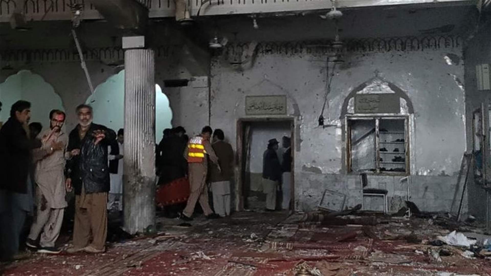 عشرات الضحايا في تفجير بمسجد شيعي في أفغانستان