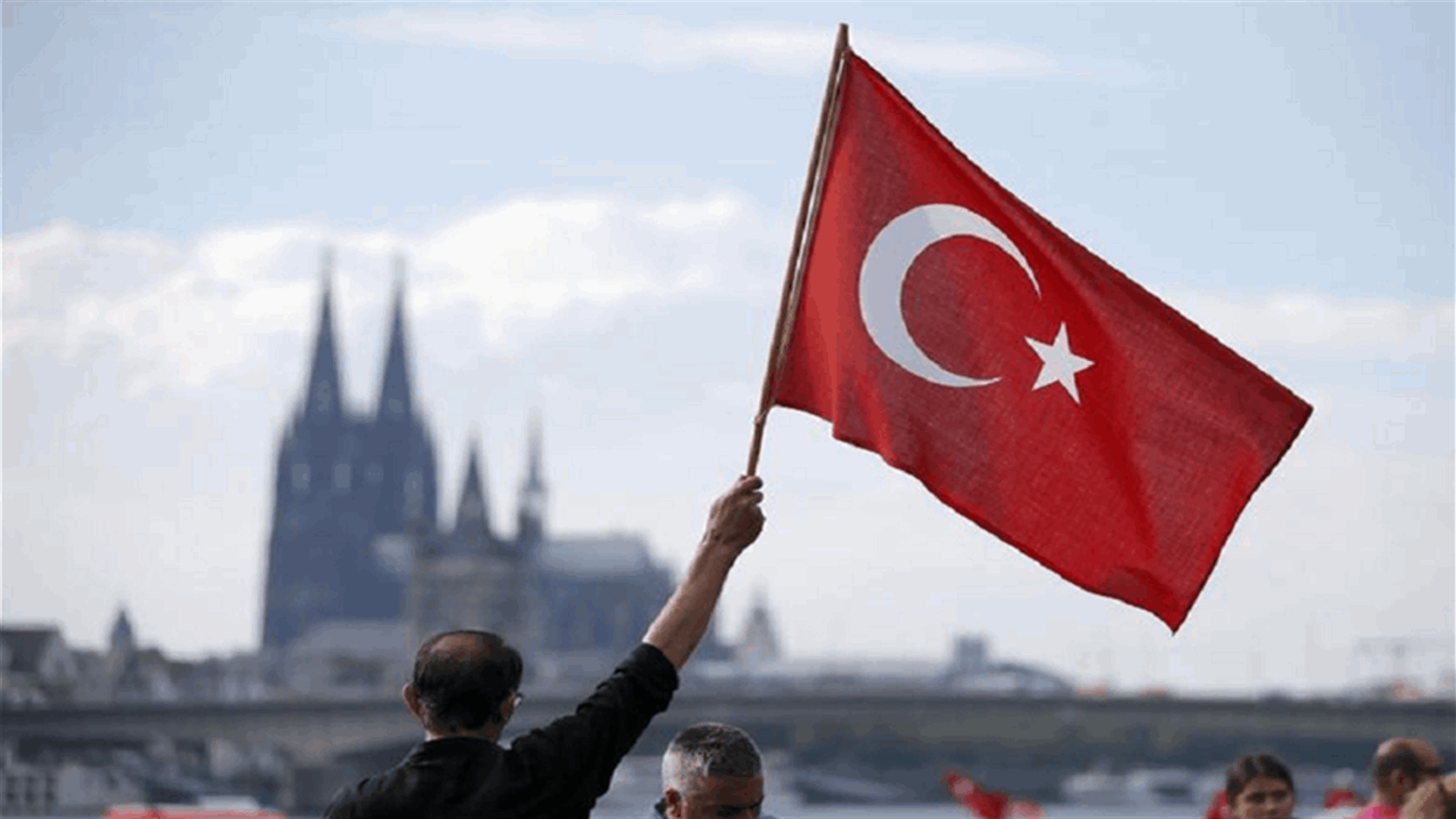 احتجّ على ارتفاع أسعار الطّاقة... السلطات التركية تقطع الكهرباء عن منزل سياسي بعد رفضه تسديد فواتيره