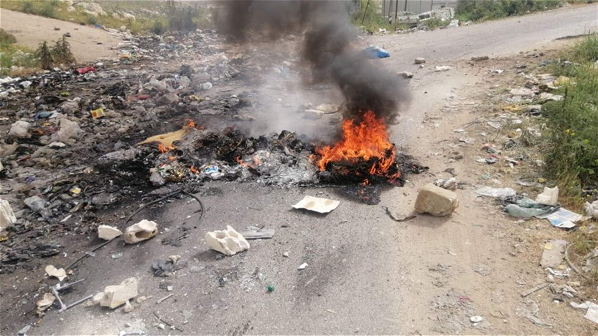 اقفال طرق واحتجاجات في بلدة الدوير