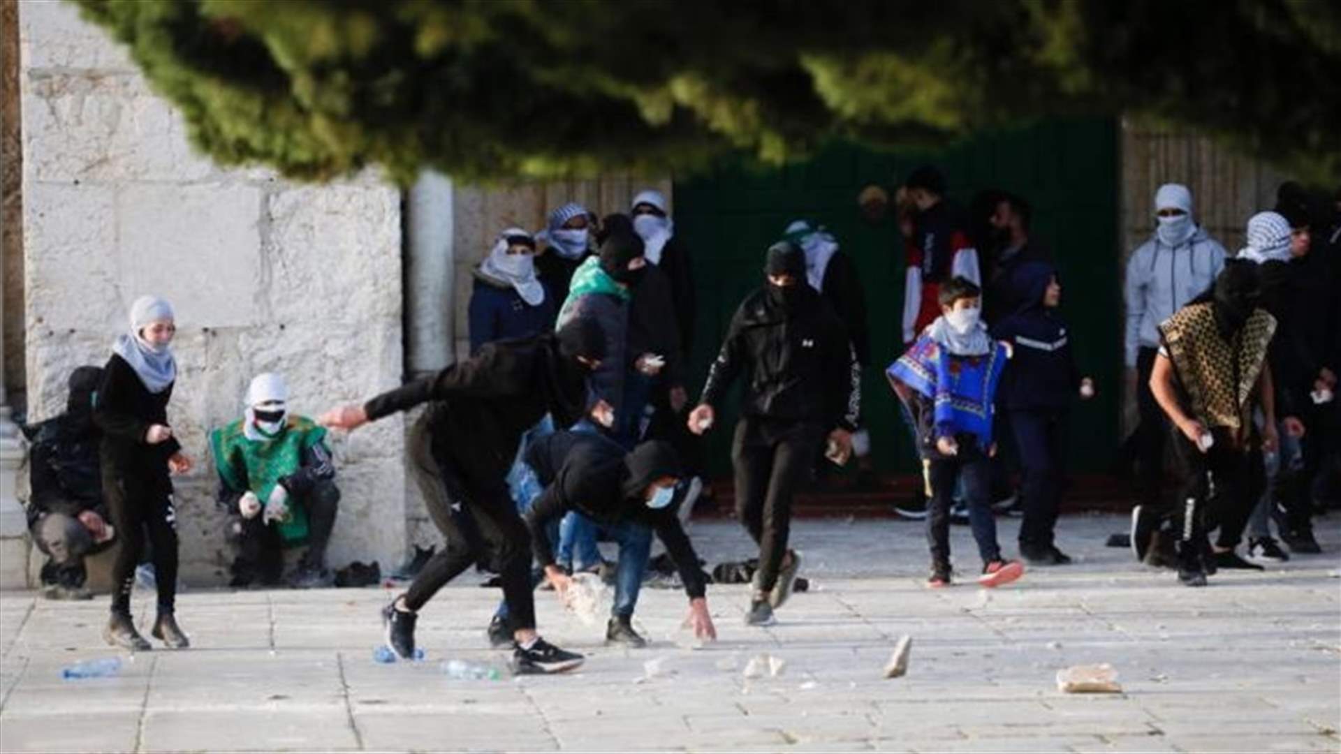 لبيد: إسرائيل ملتزمة بالمحافظة على الوضع القائم في الأقصى