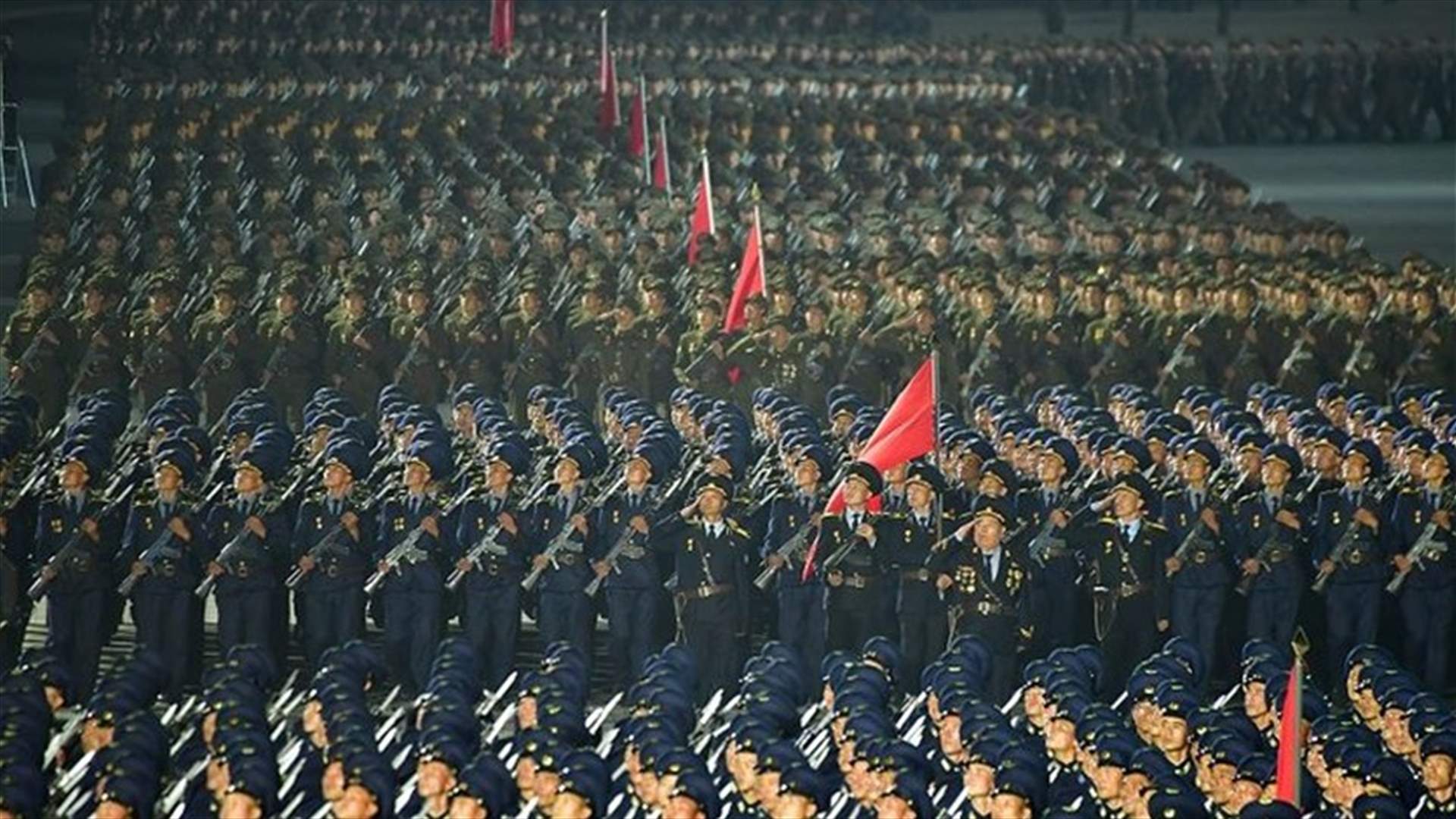 كوريا الشمالية تنظّم عرضًا عسكريًا في ذكرى تأسيس الجيش
