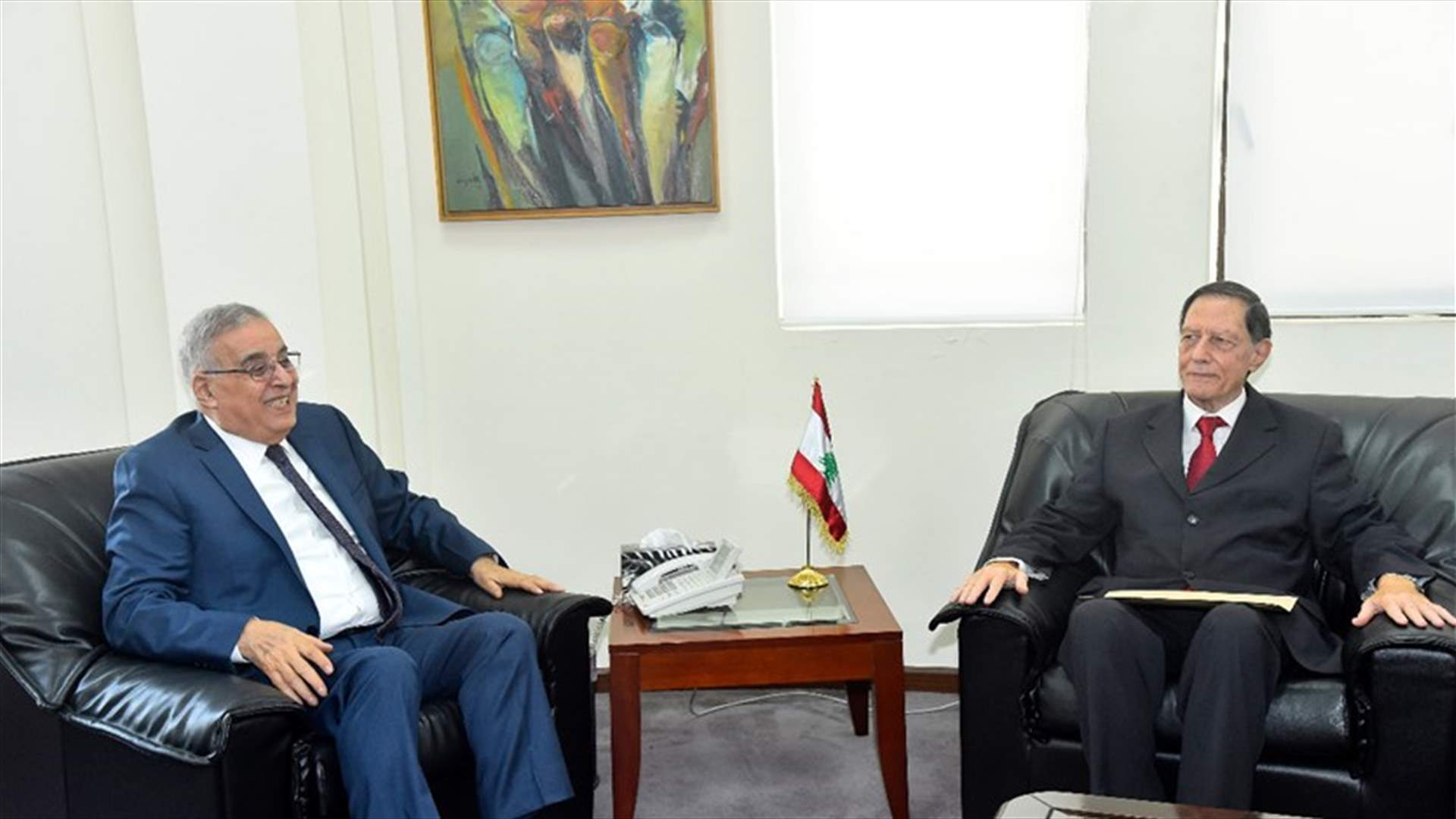 في الخارجية... بحثٌ في إنجاح اقتراع المغتربين