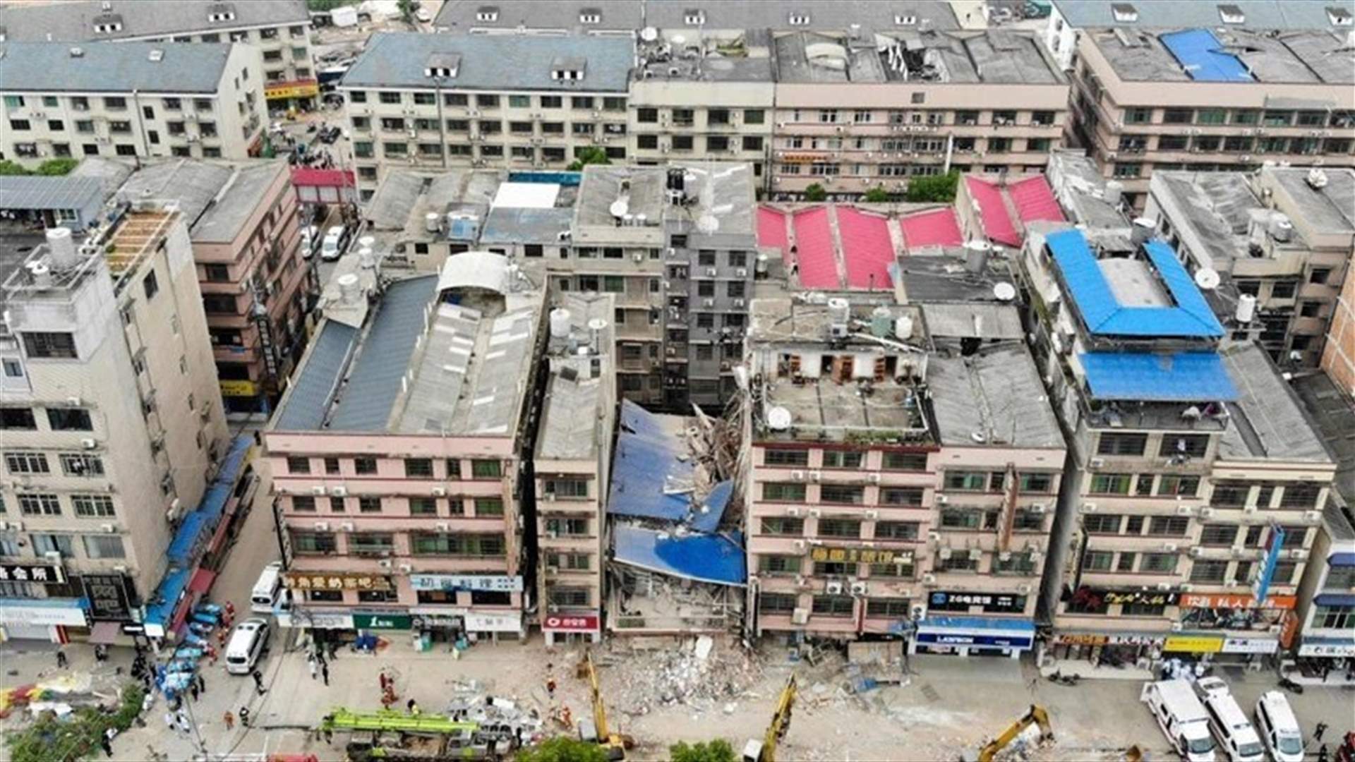 Five people rescued from collapsed building in China
