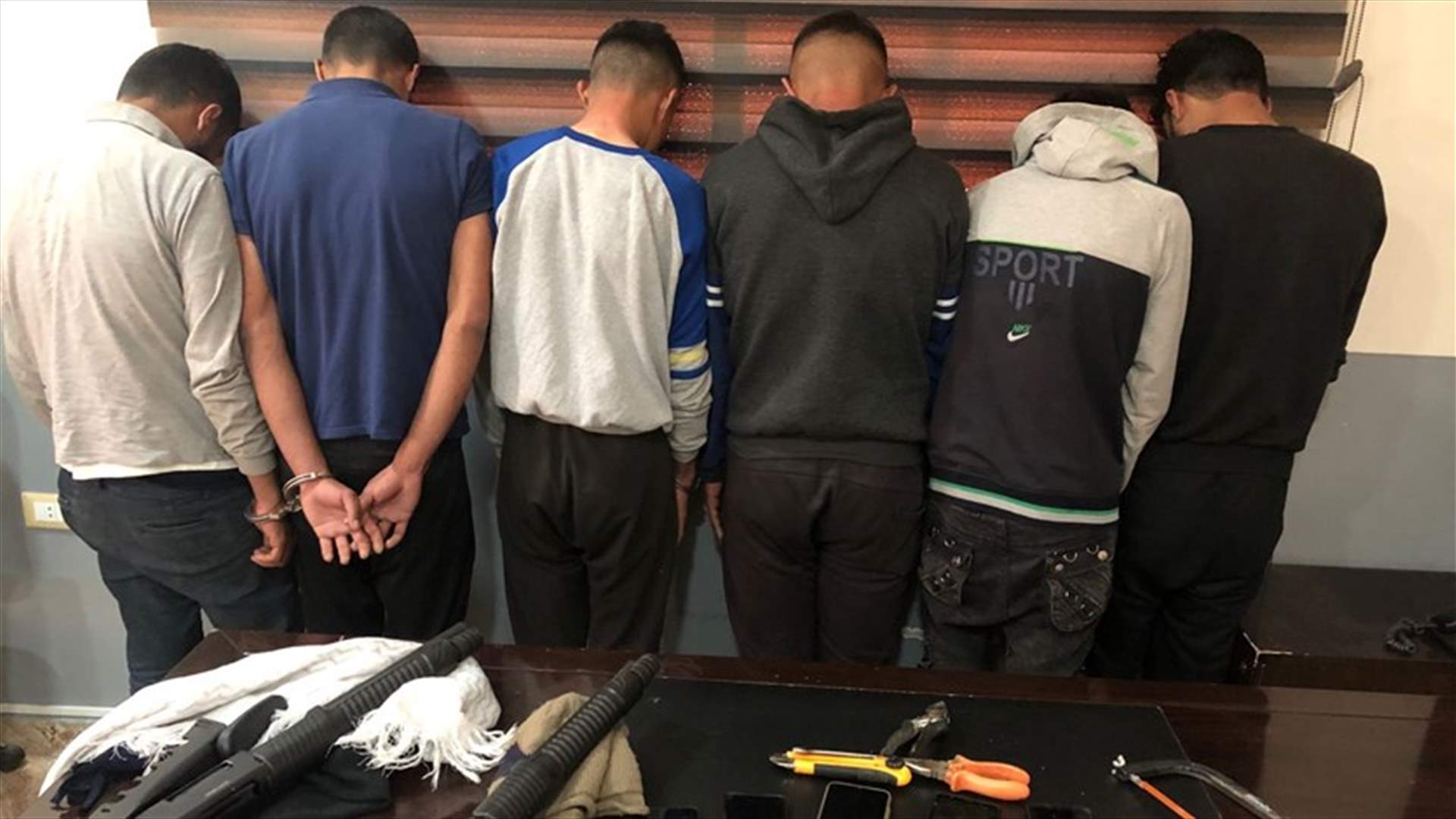 توقيف عصابة مؤلفة من ستة سوريين مسلحين