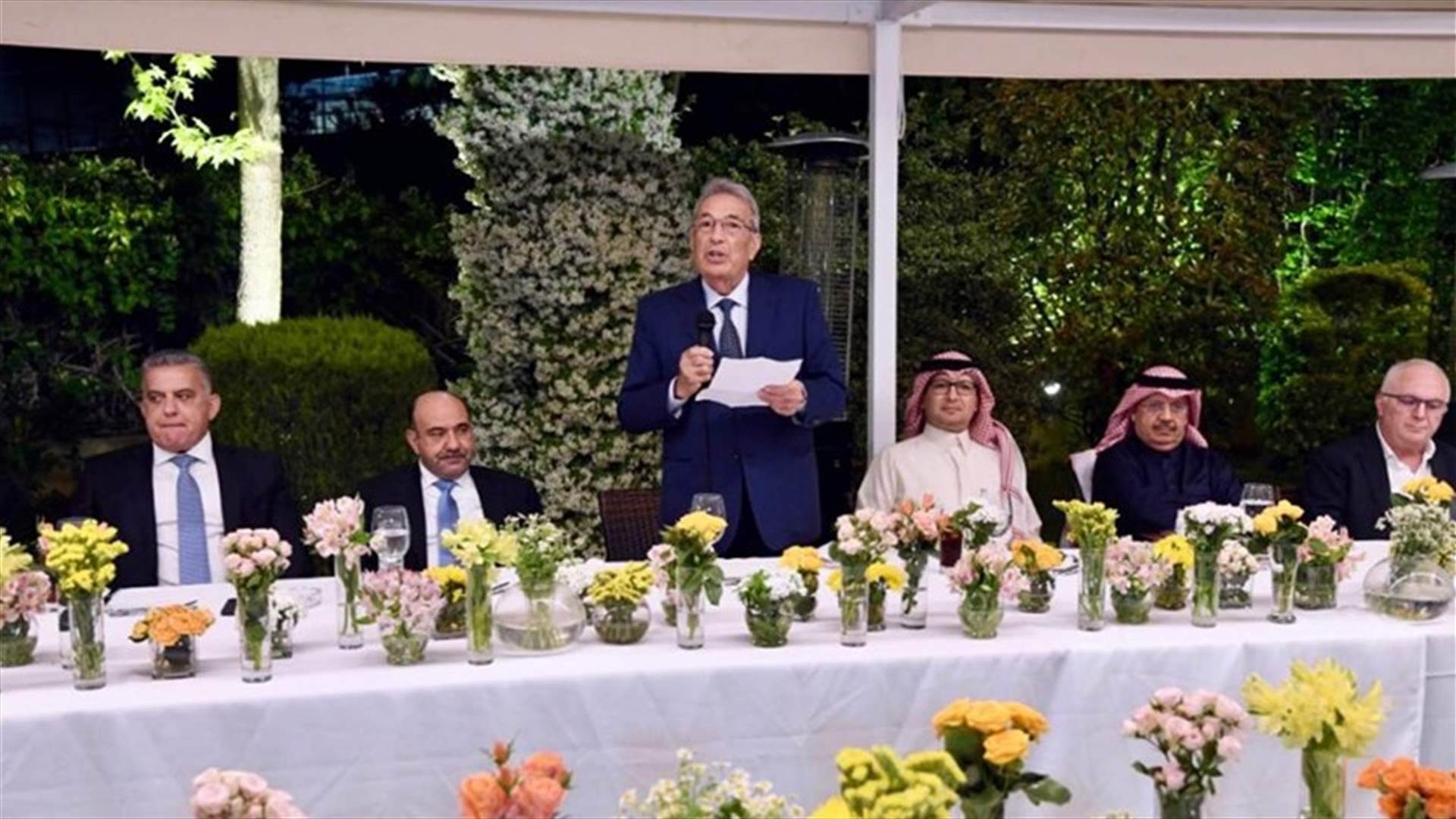 حفل عشاء على شرف السفراء الخليجيين.. البخاري يؤكد حرص المملكة على إستقرار لبنان وعودته الى طريق التعافي