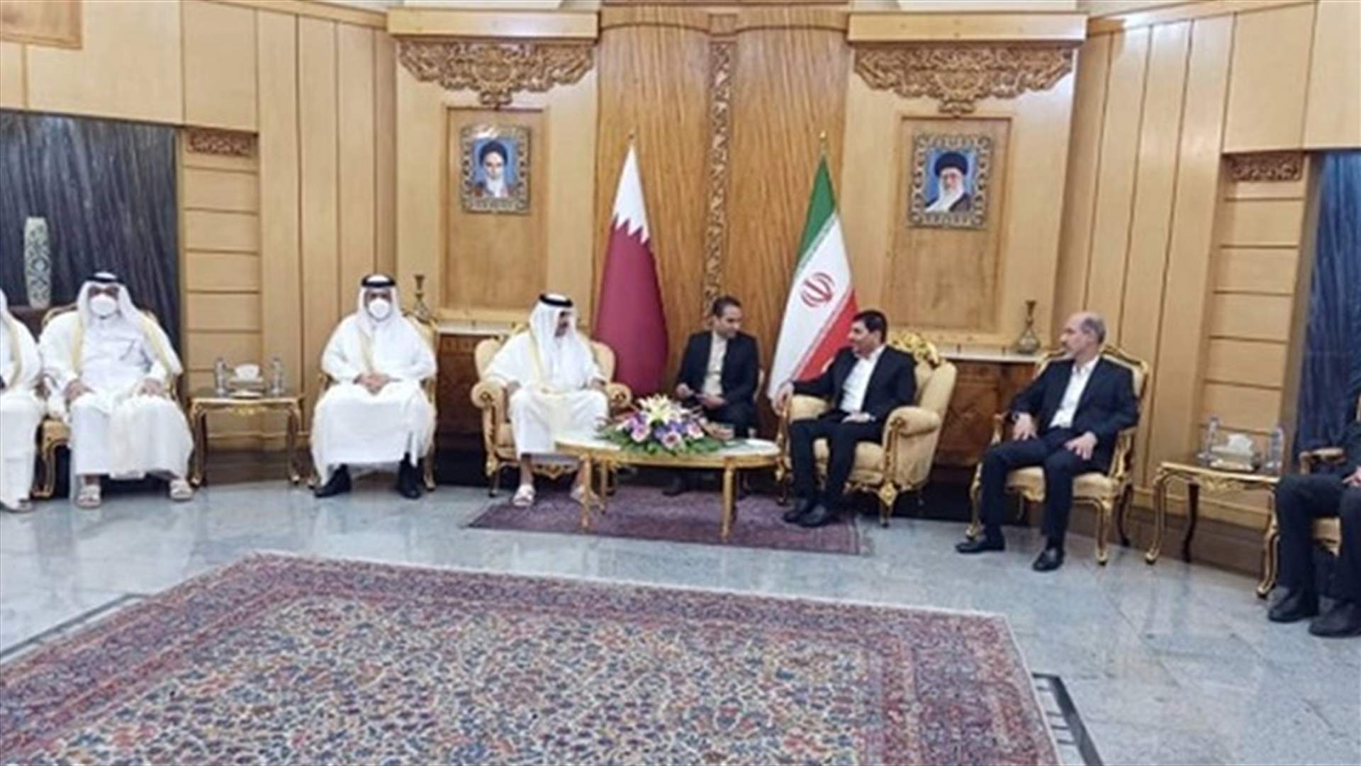 أمير قطر يلتقي الرئيس الإيراني في مستهل زيارته لطهران