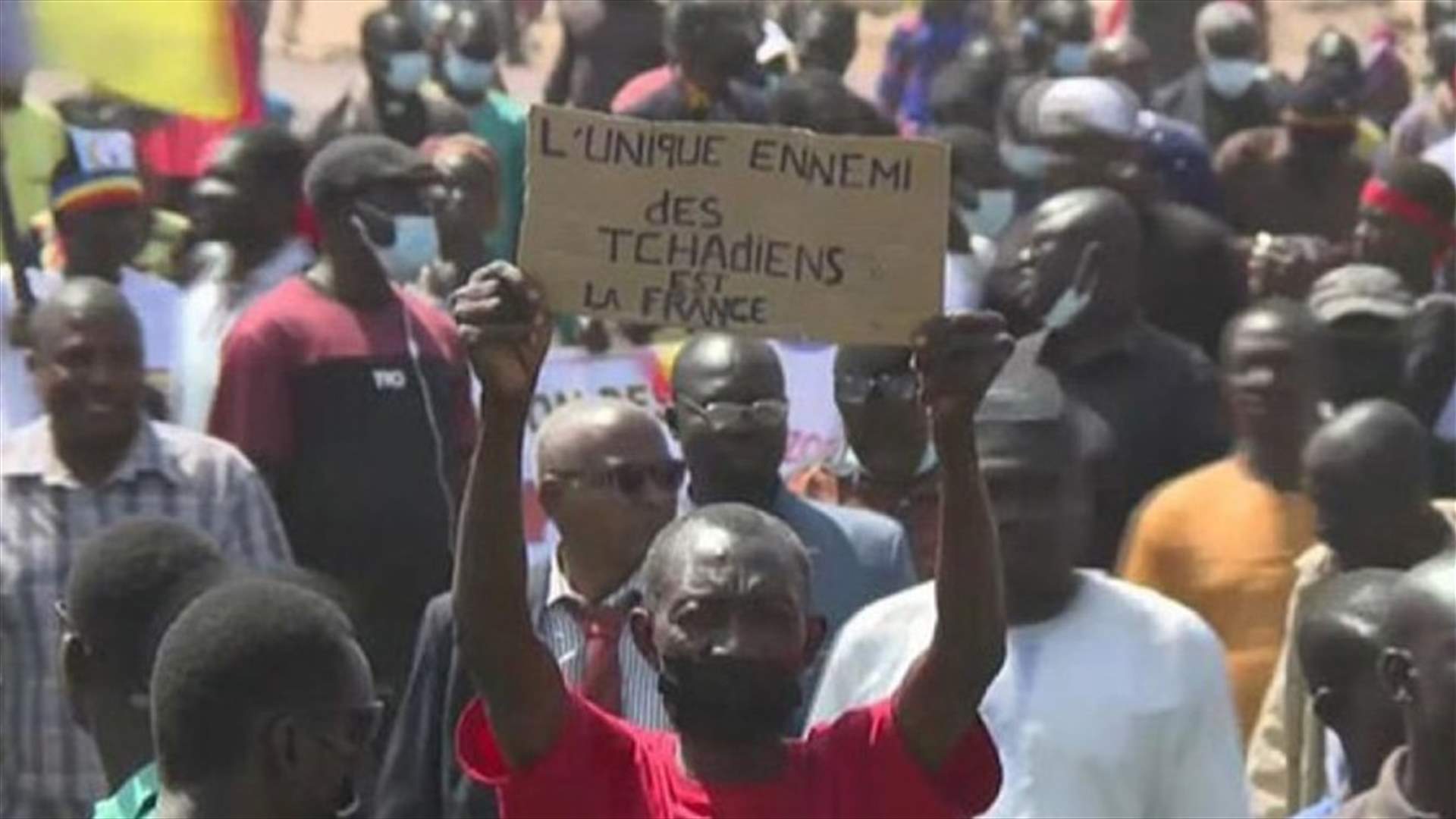 Hundreds of anti-French protesters in Chad