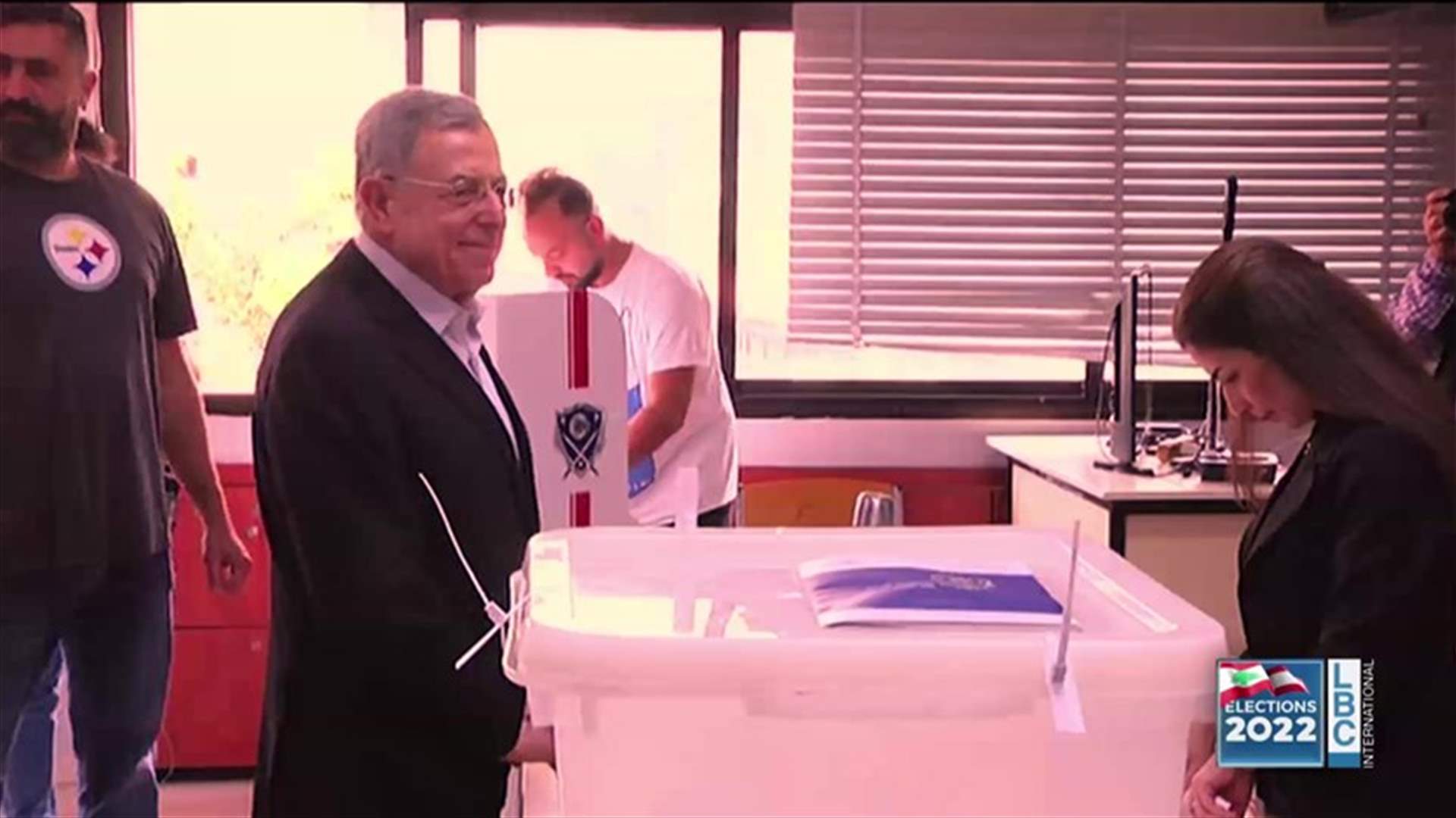Siniora casts his vote at el-Bizri High School in Saida