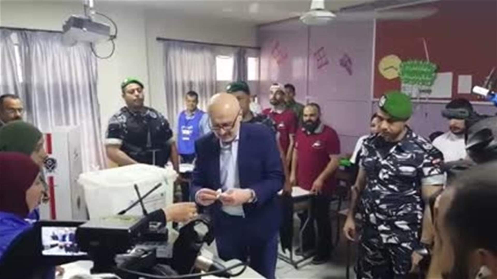مولوي أدلى بصوته في مدرسة التدريب في أبي سمرا: الوضع مقبول والإشكالات الإدارية قليلة ومحدودة