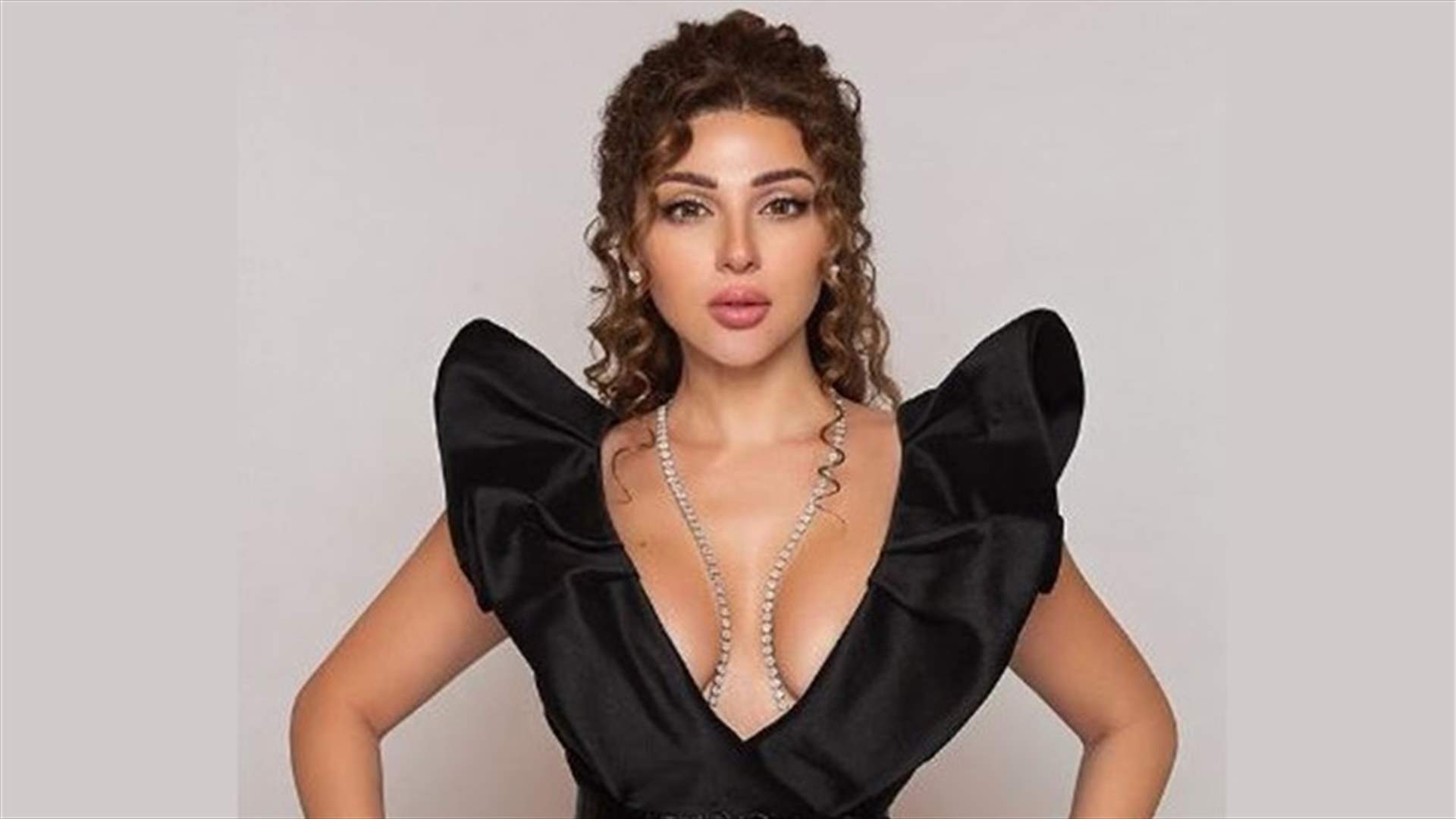 ميريام فارس ترقص بفستان جريء في البحرين... الفيديو تخطى المليون مشاهدة!